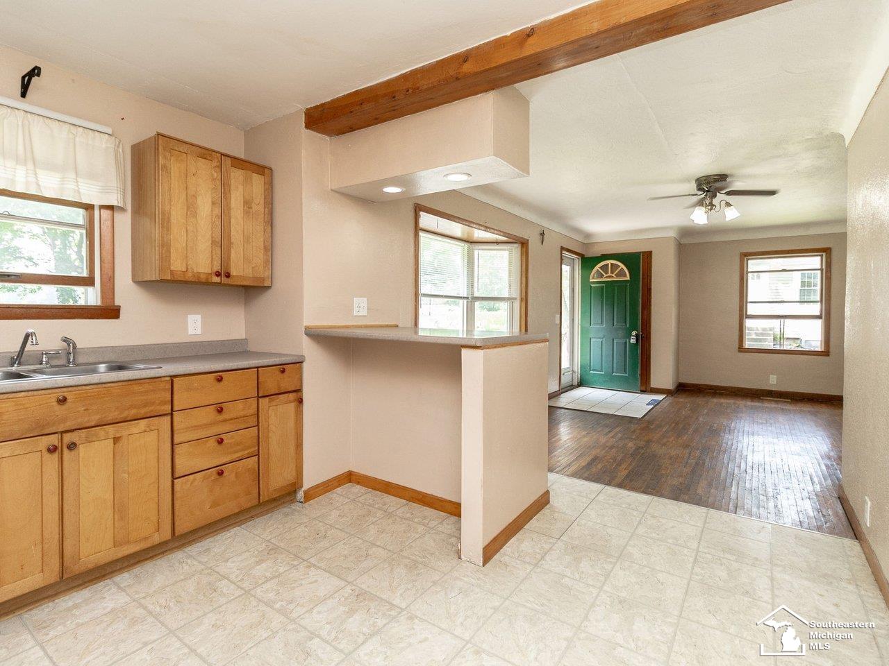 property viewer photo 12