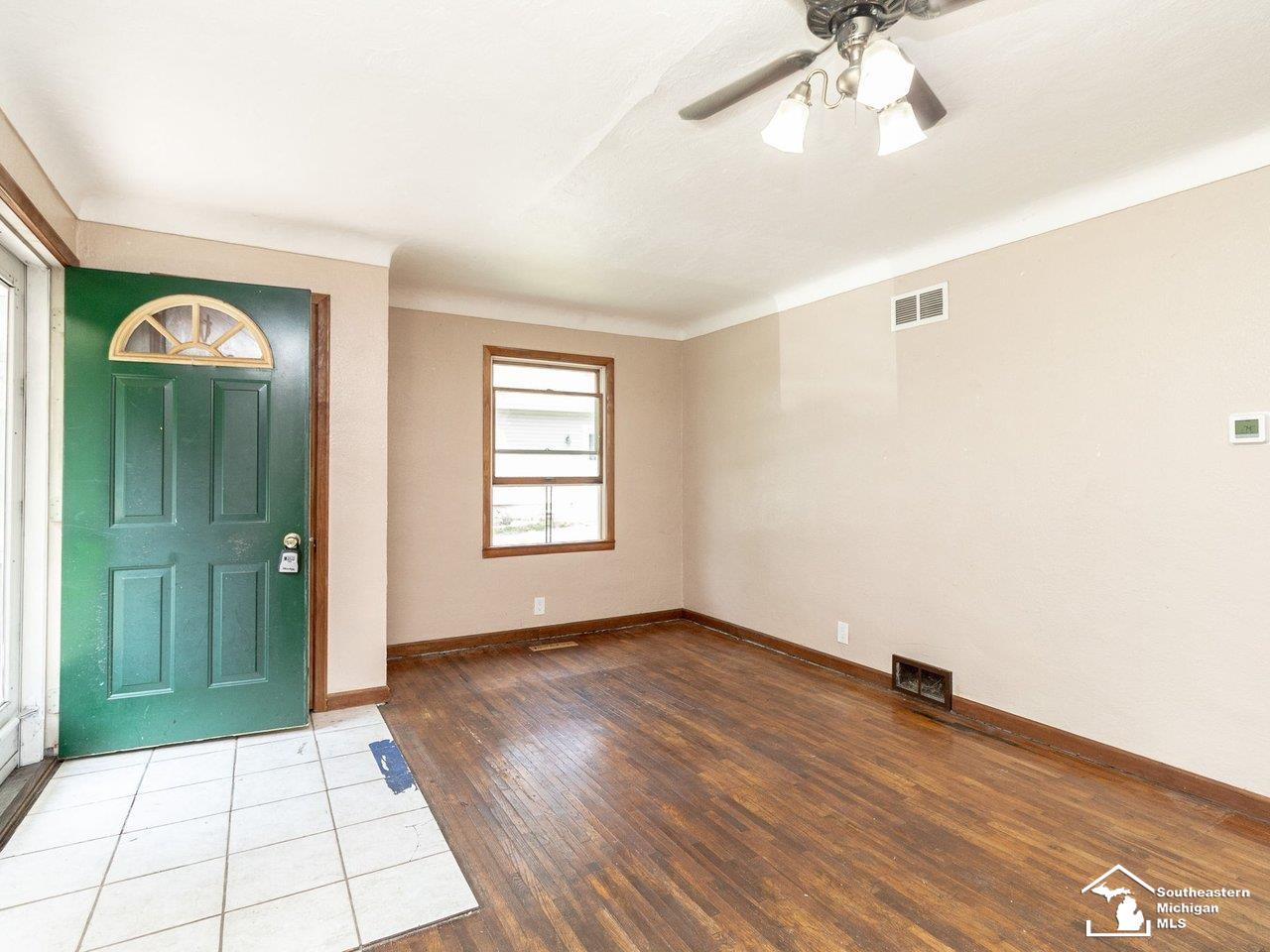 property viewer photo 4