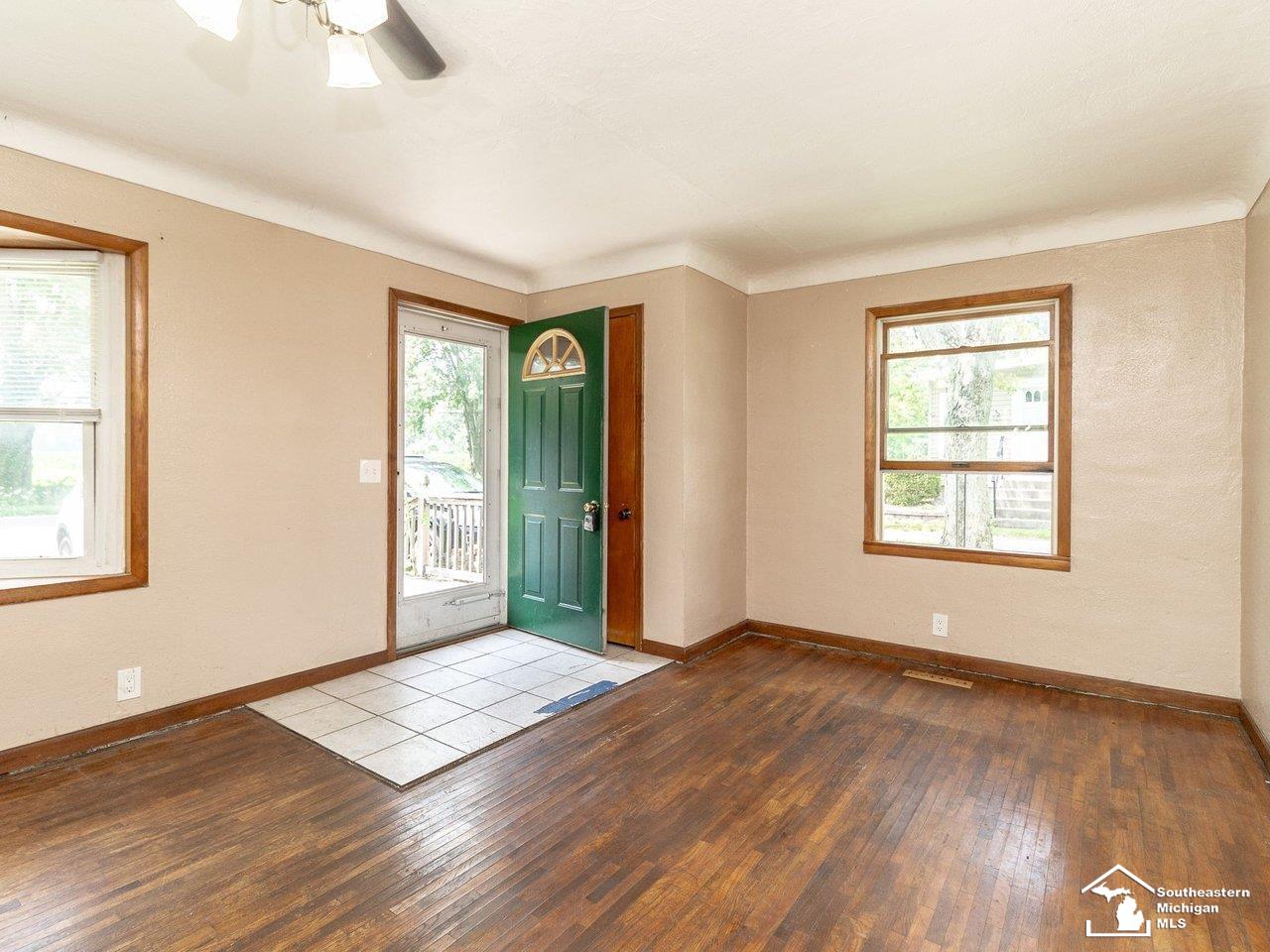 property viewer photo 5
