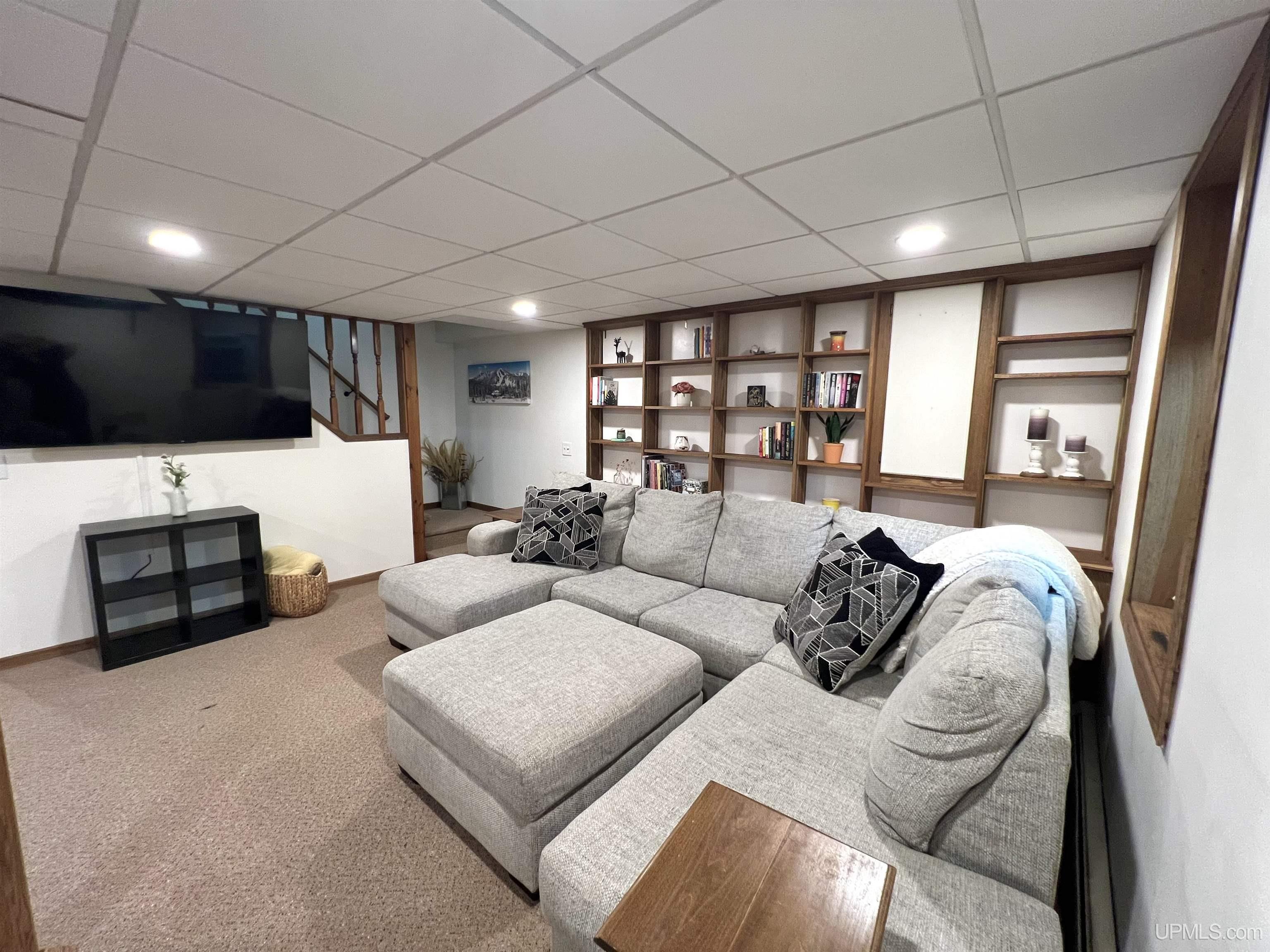 main property photo 17