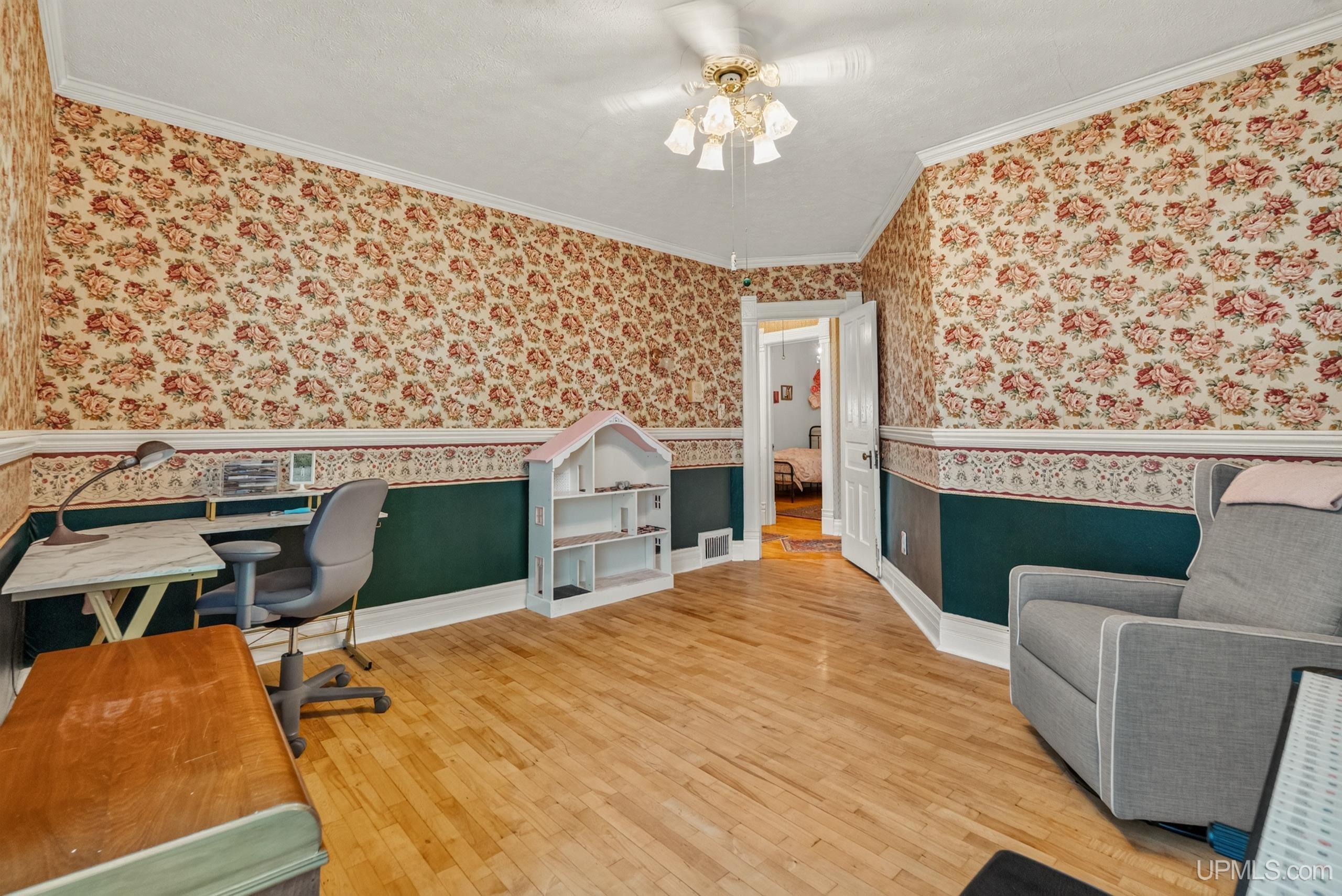 main property photo 25