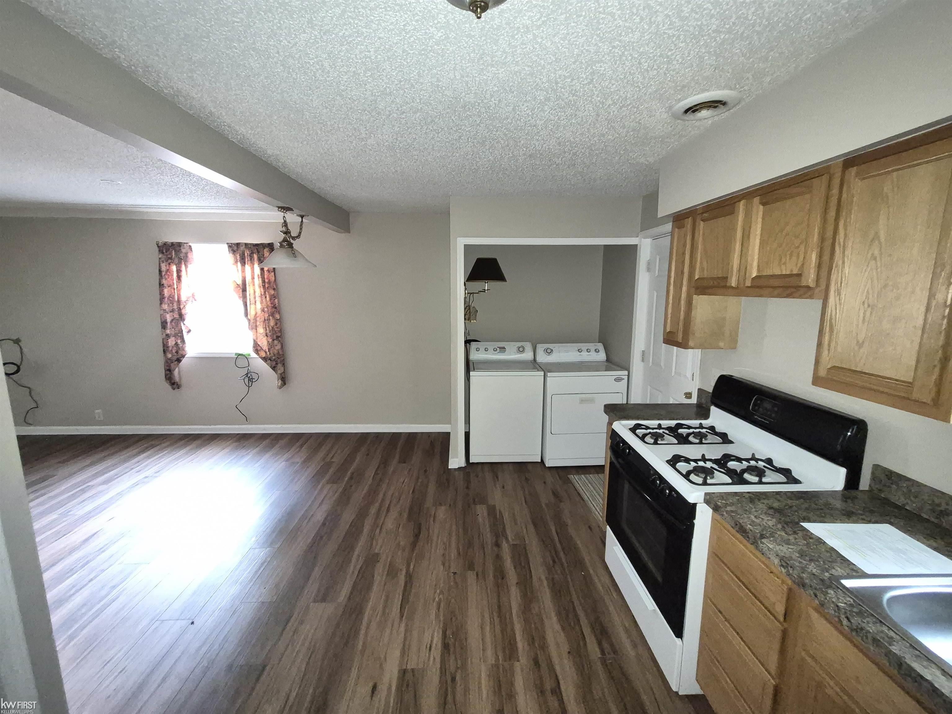 property viewer photo 10