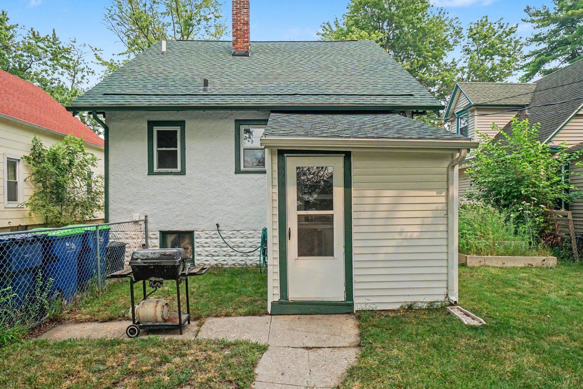 main property photo 14