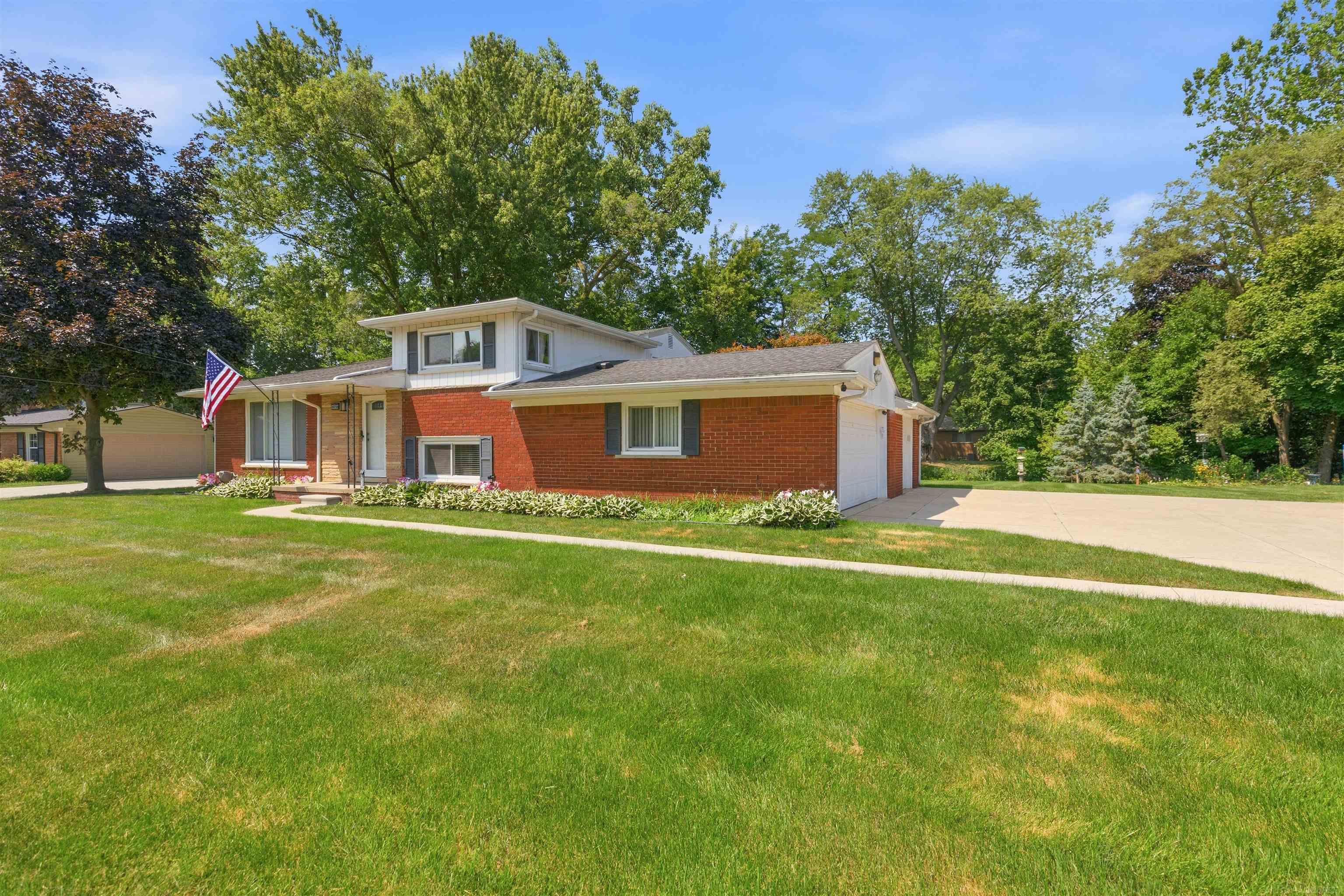 main property photo 26