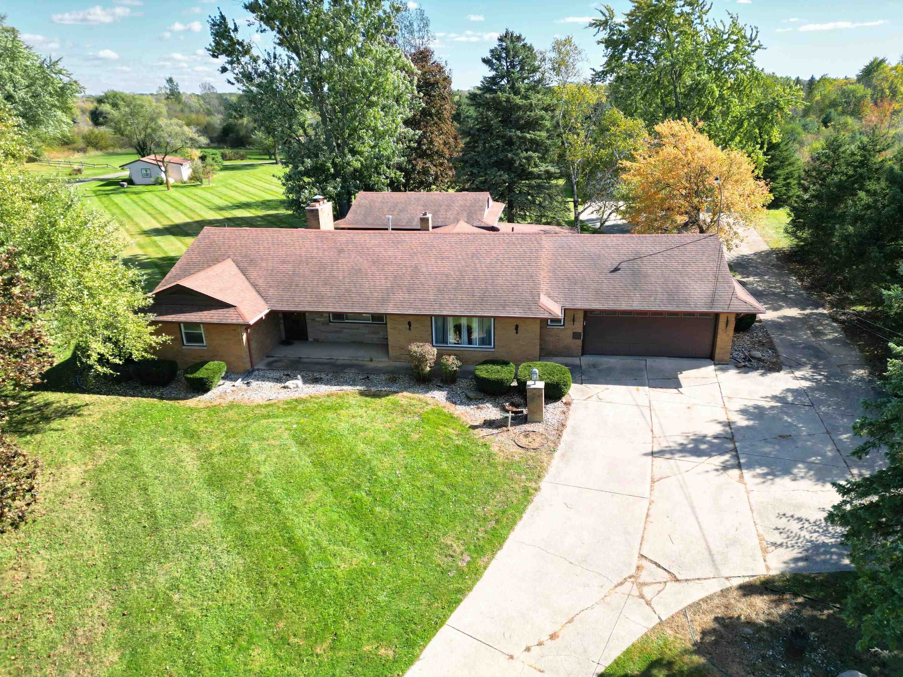 main property photo 51