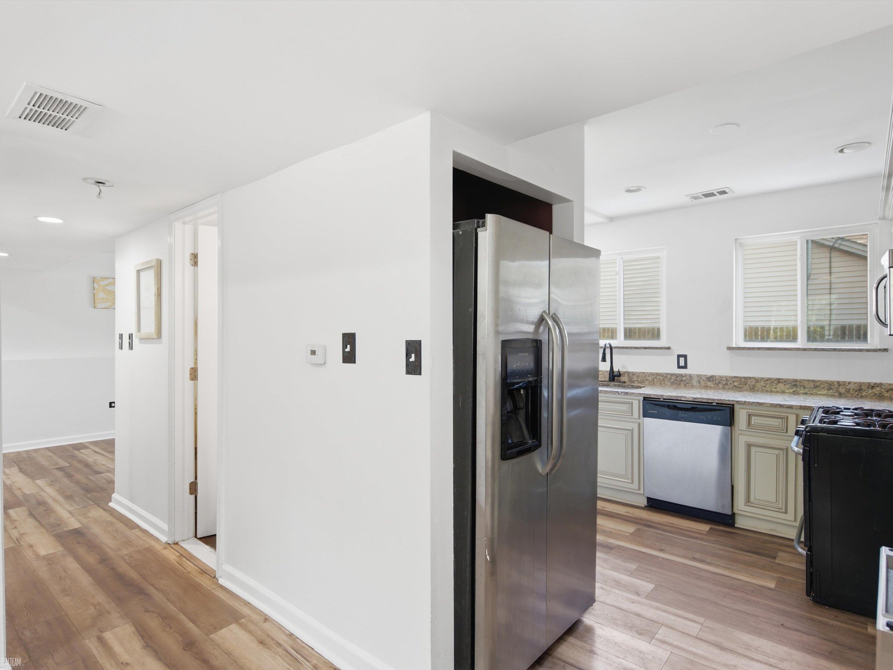property viewer photo 17