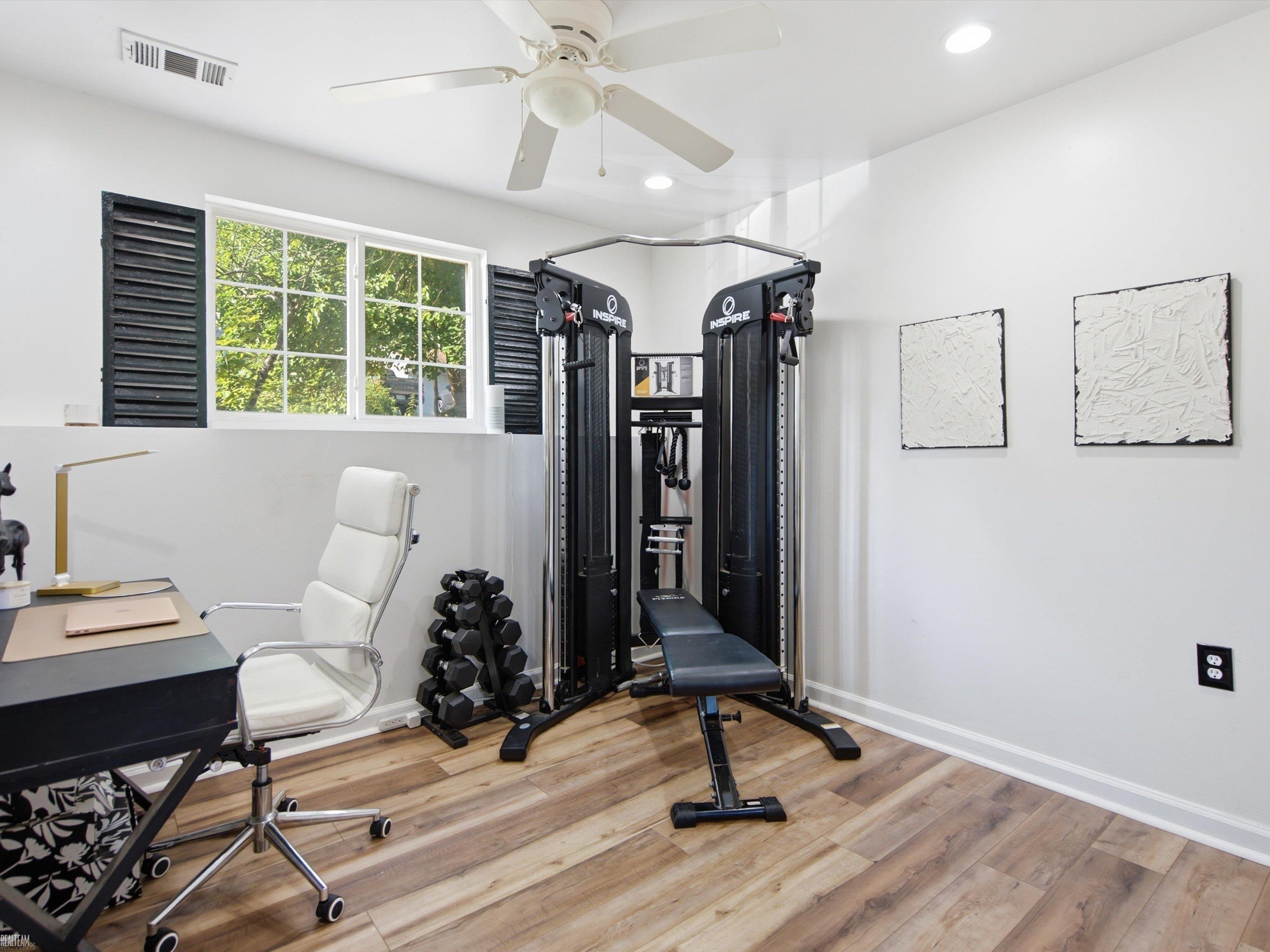 property viewer photo 18
