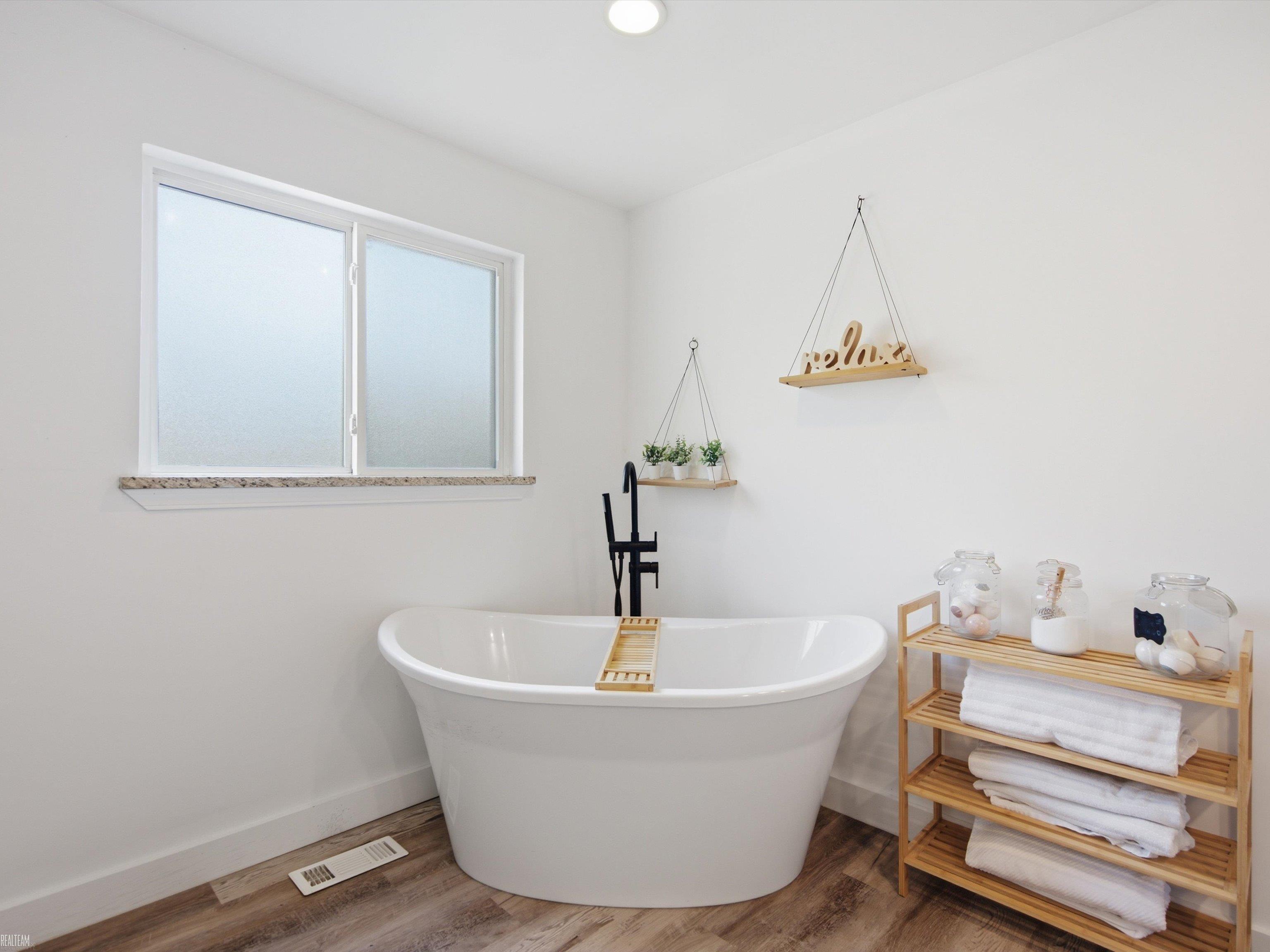 property viewer photo 27
