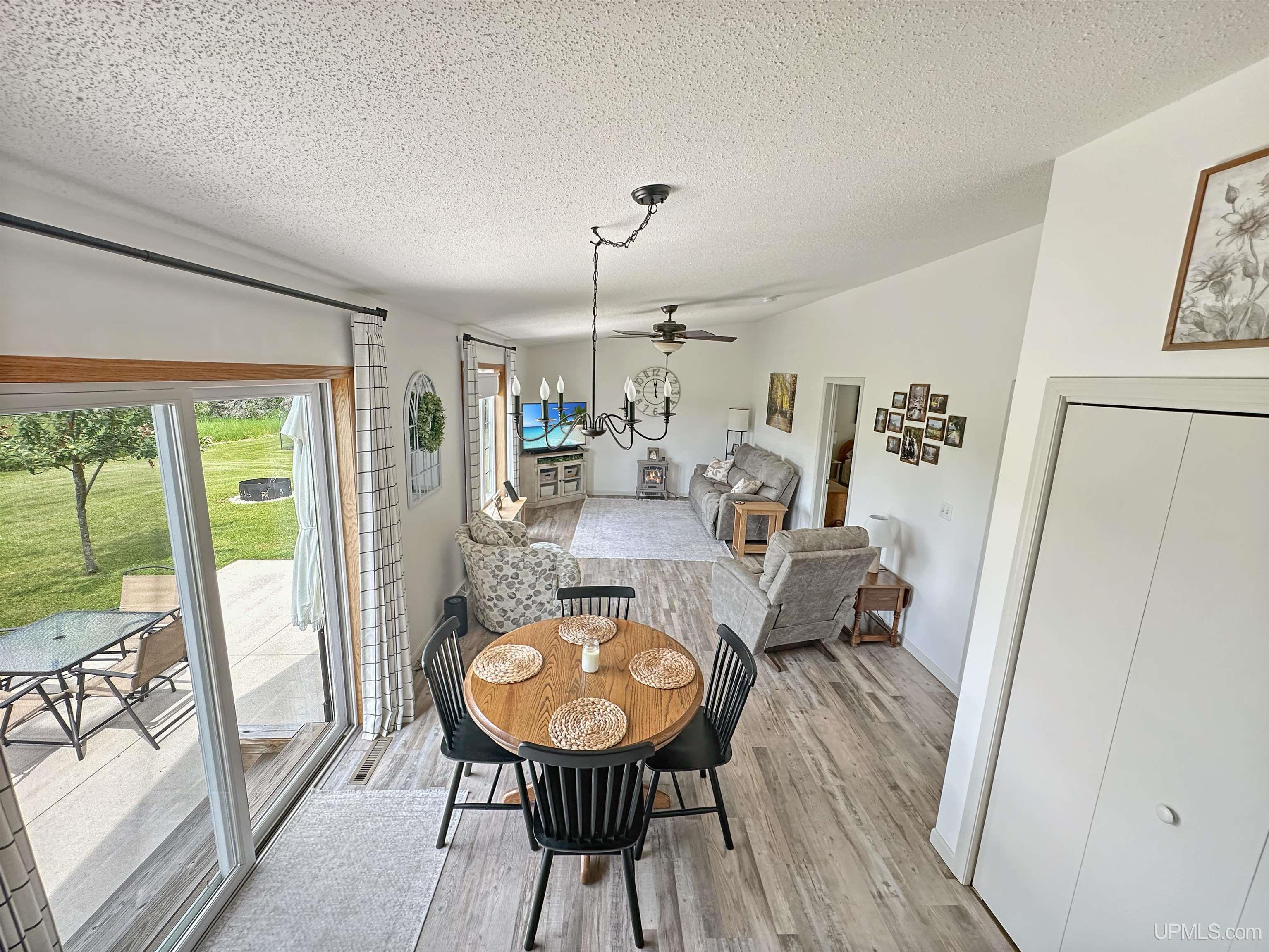 property viewer photo 6