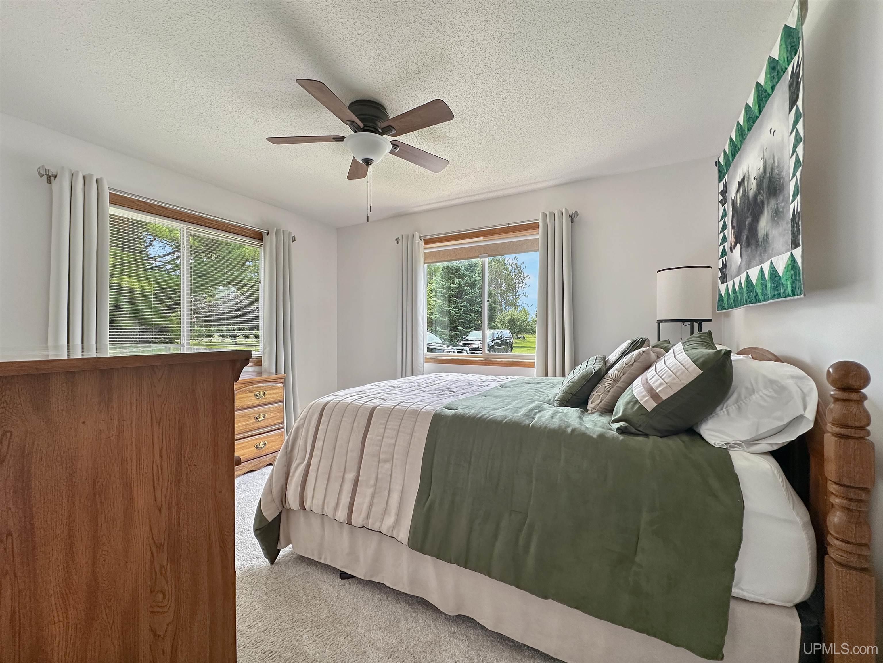 property viewer photo 9