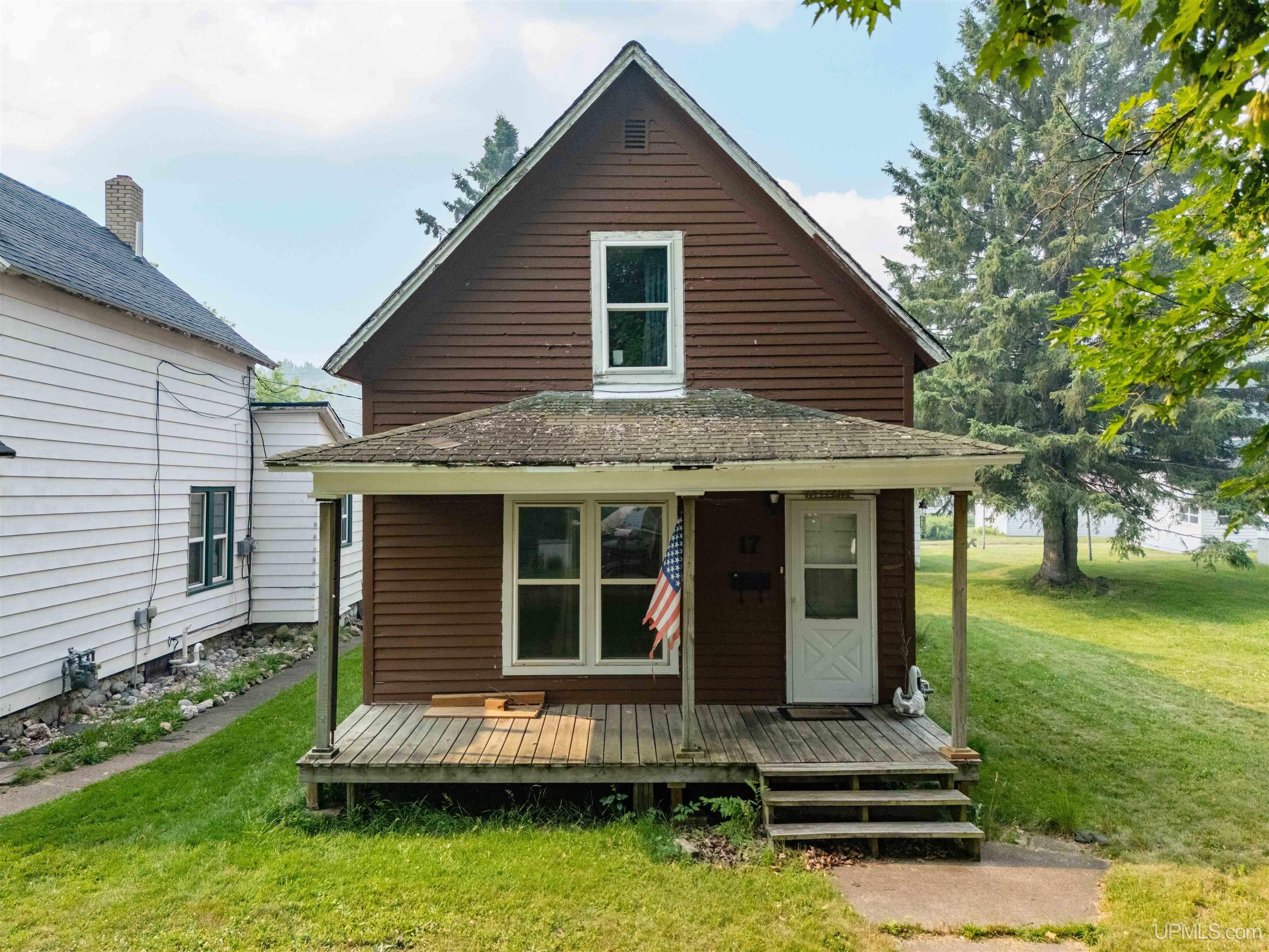 main property photo 12