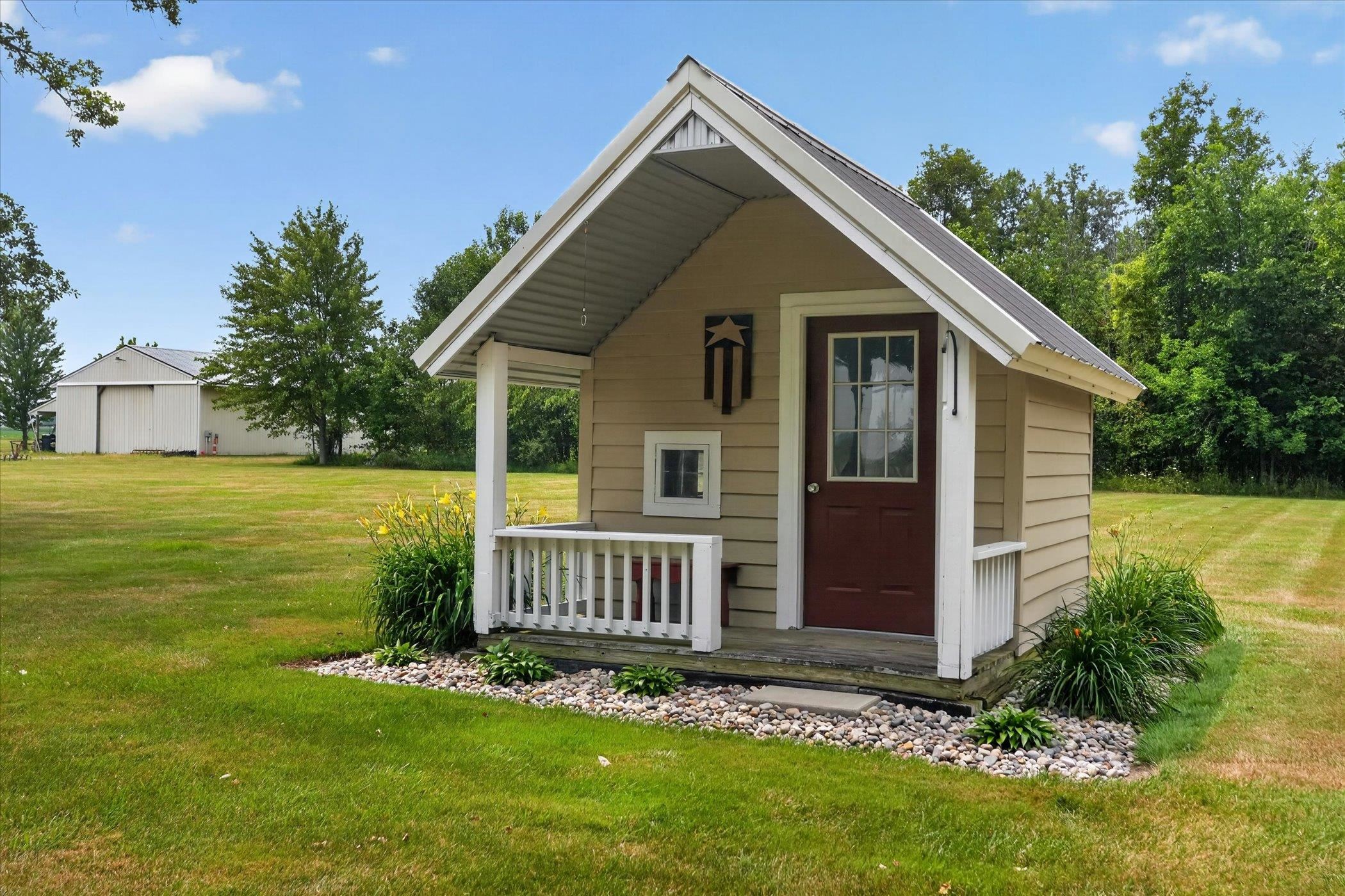 main property photo 43