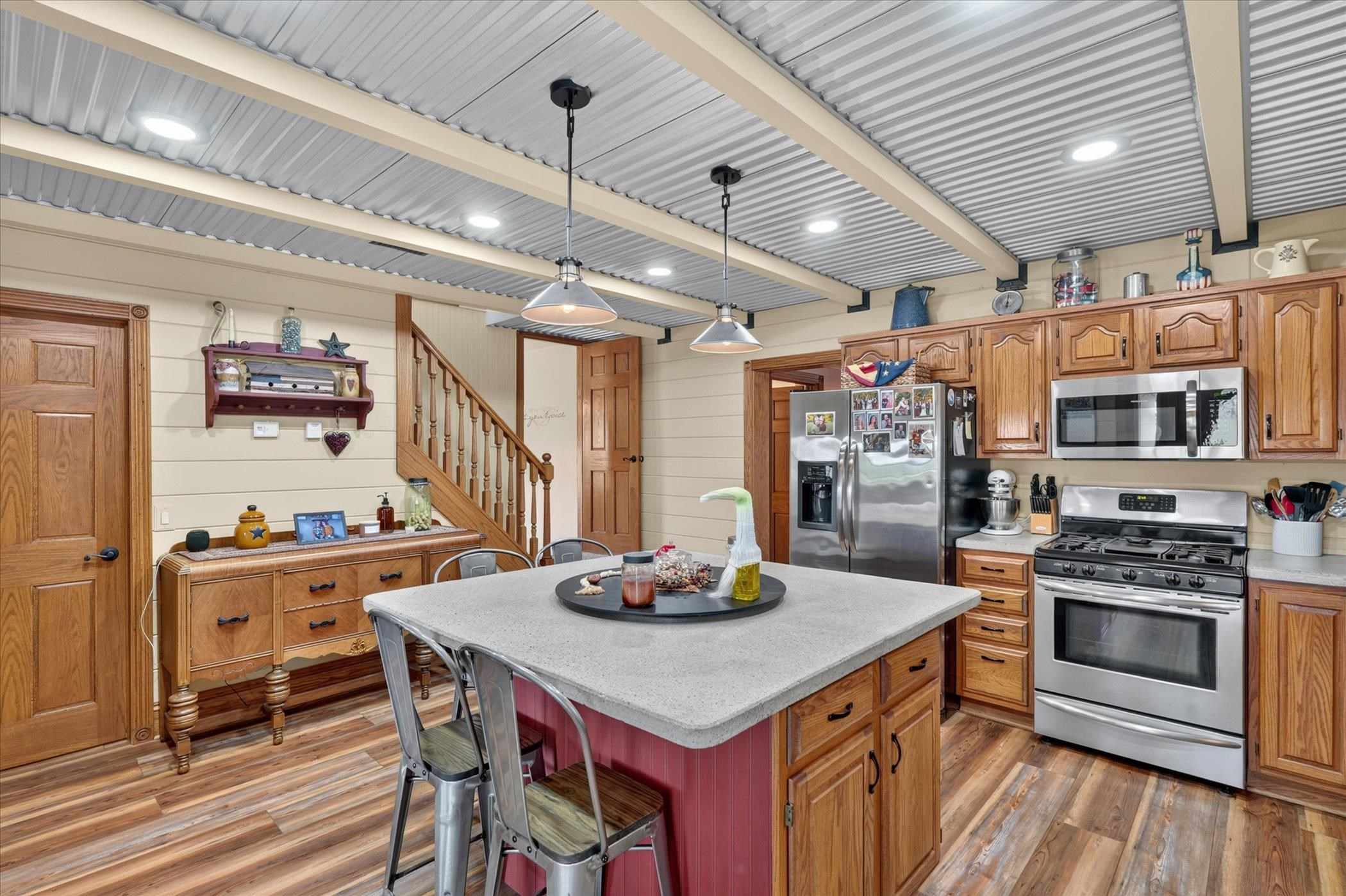 main property photo 7