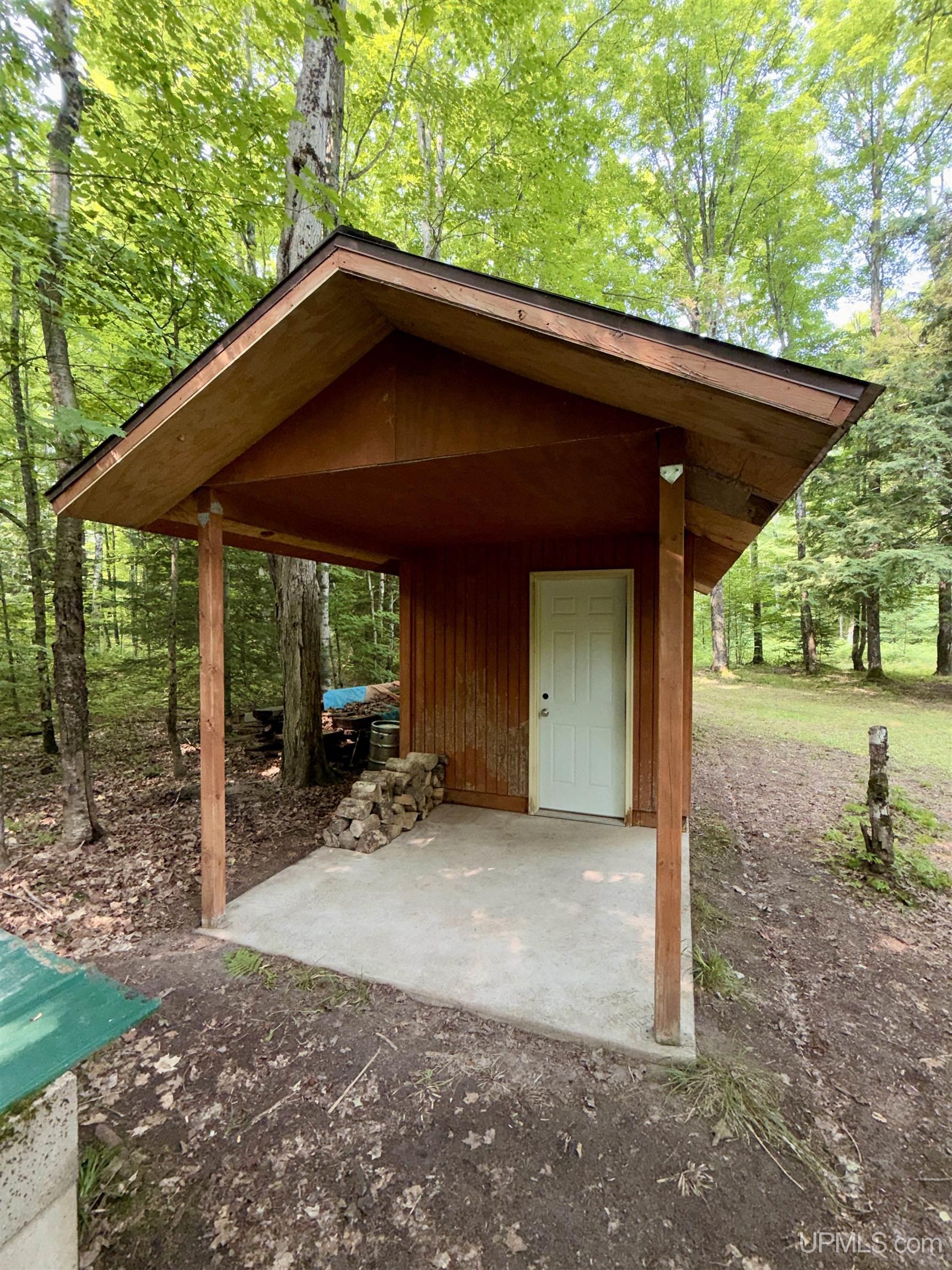 main property photo 37