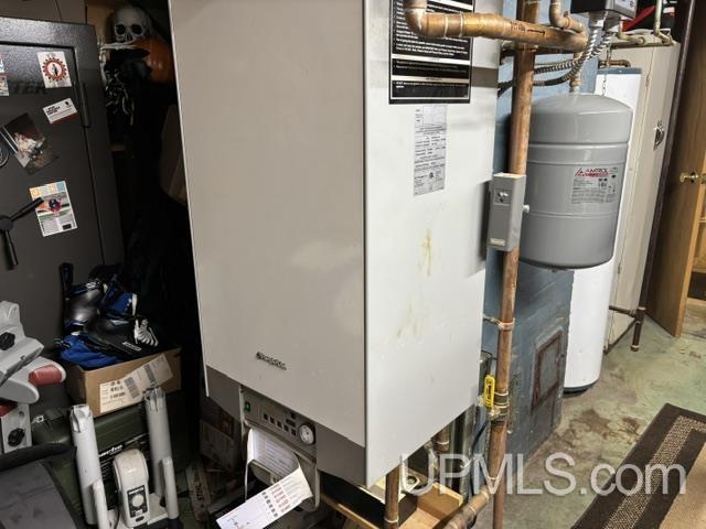 main property photo 40