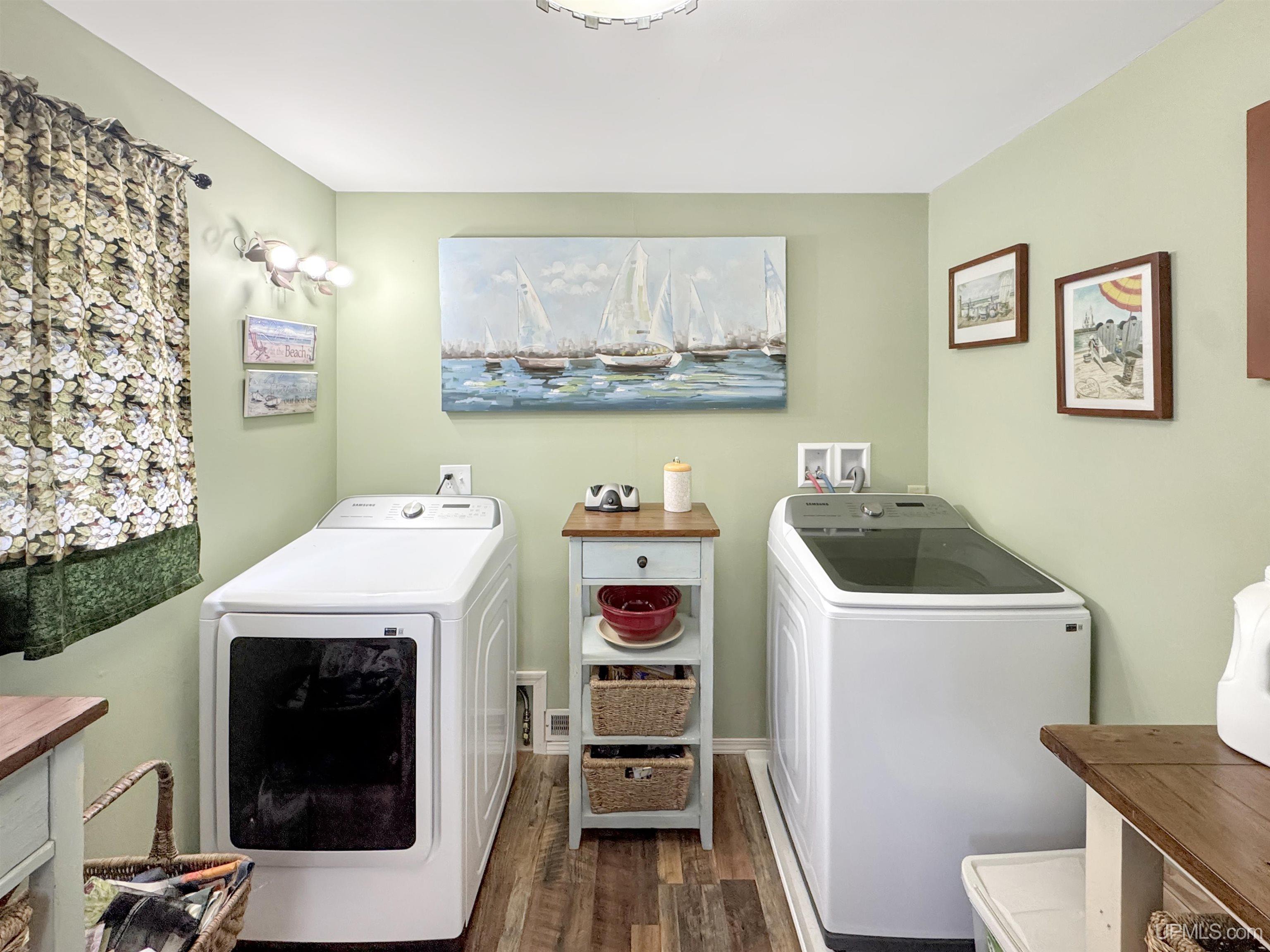 main property photo 8