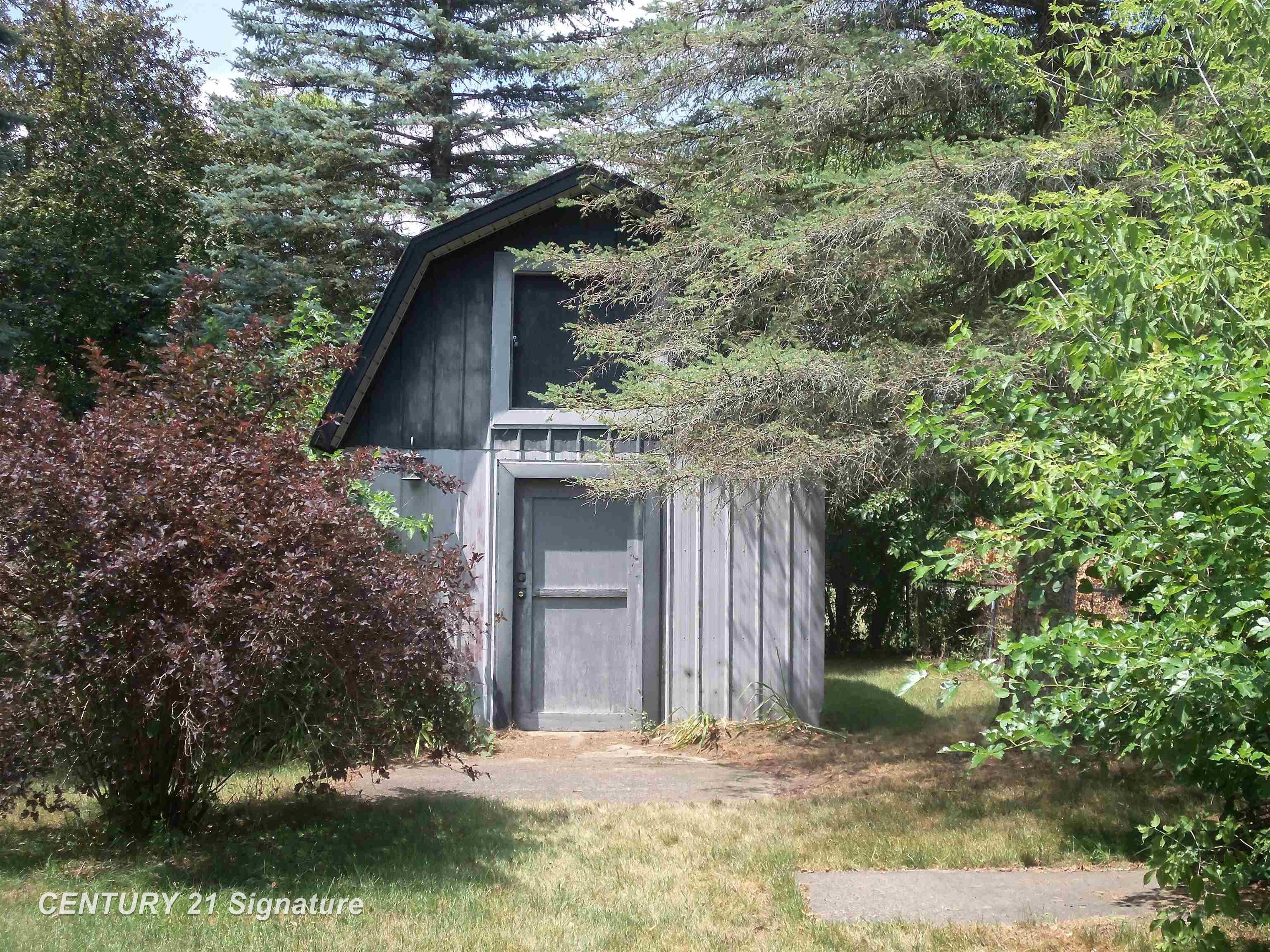 main property photo 25