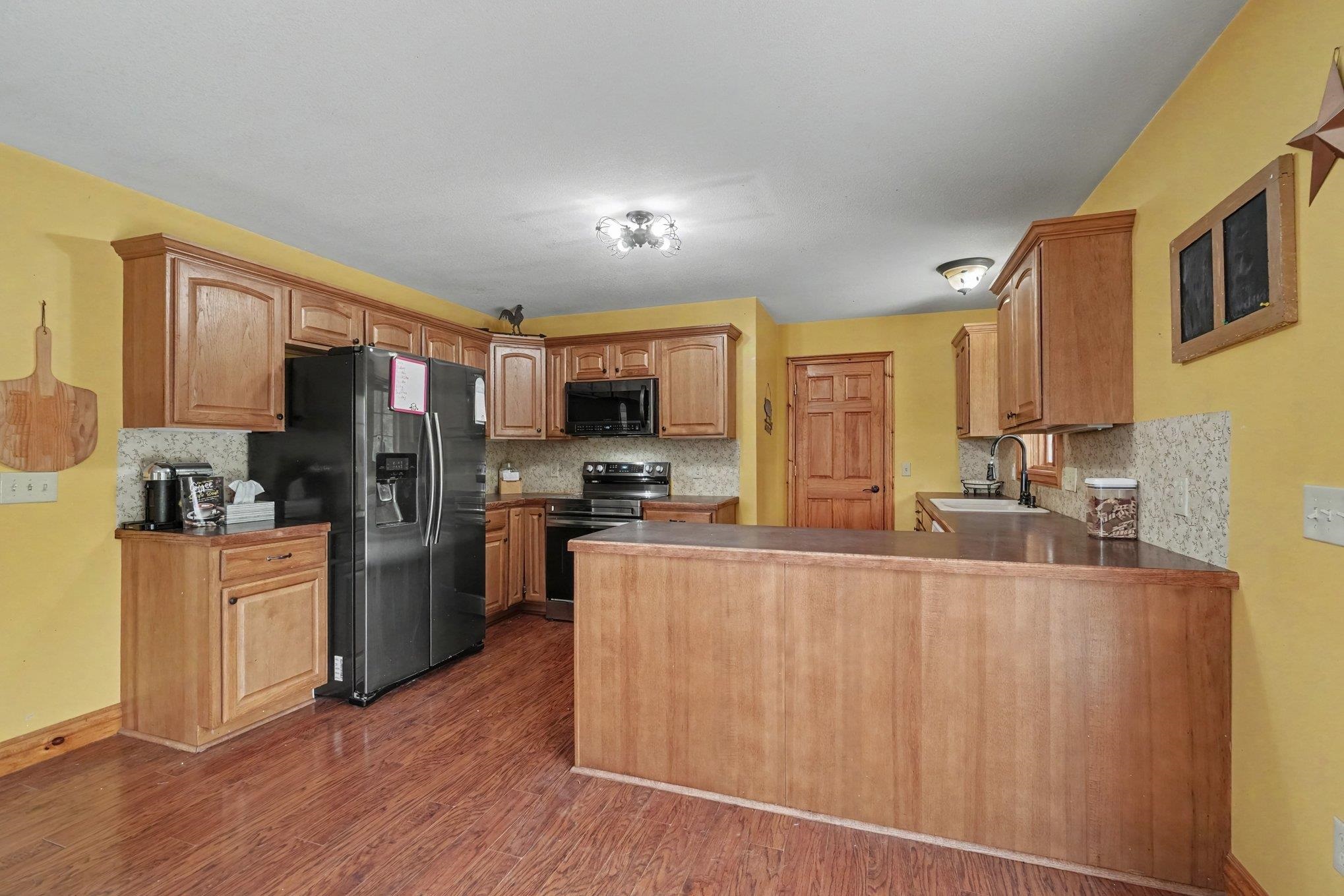 main property photo 9