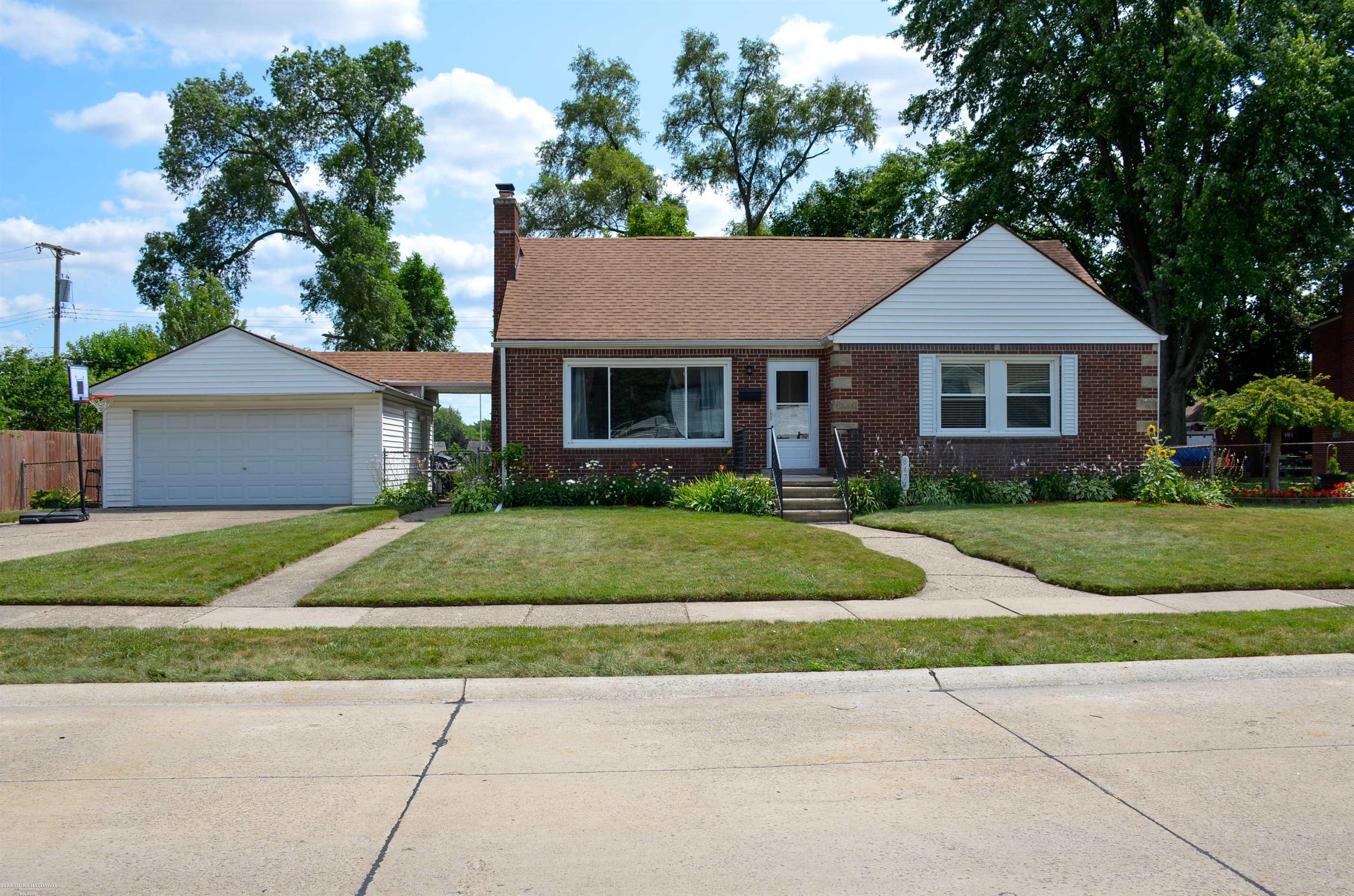 main property photo 16