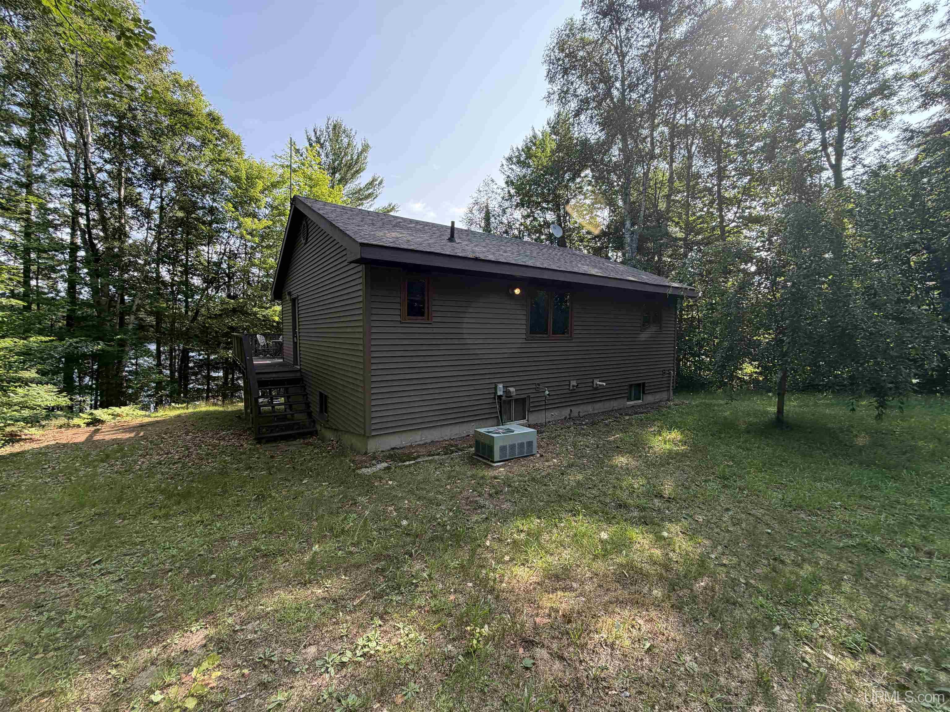 main property photo 31