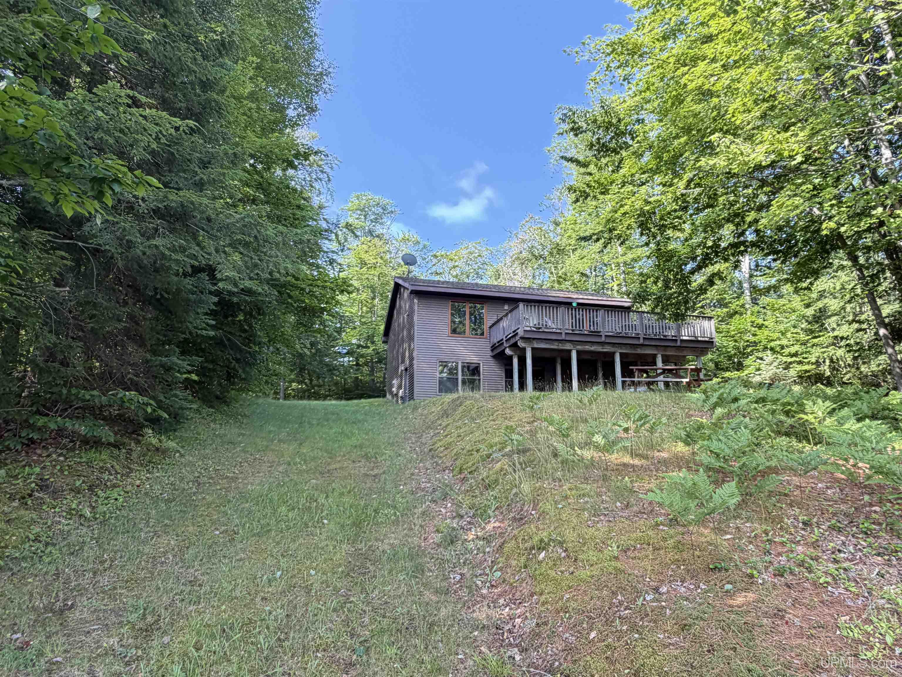 main property photo 32