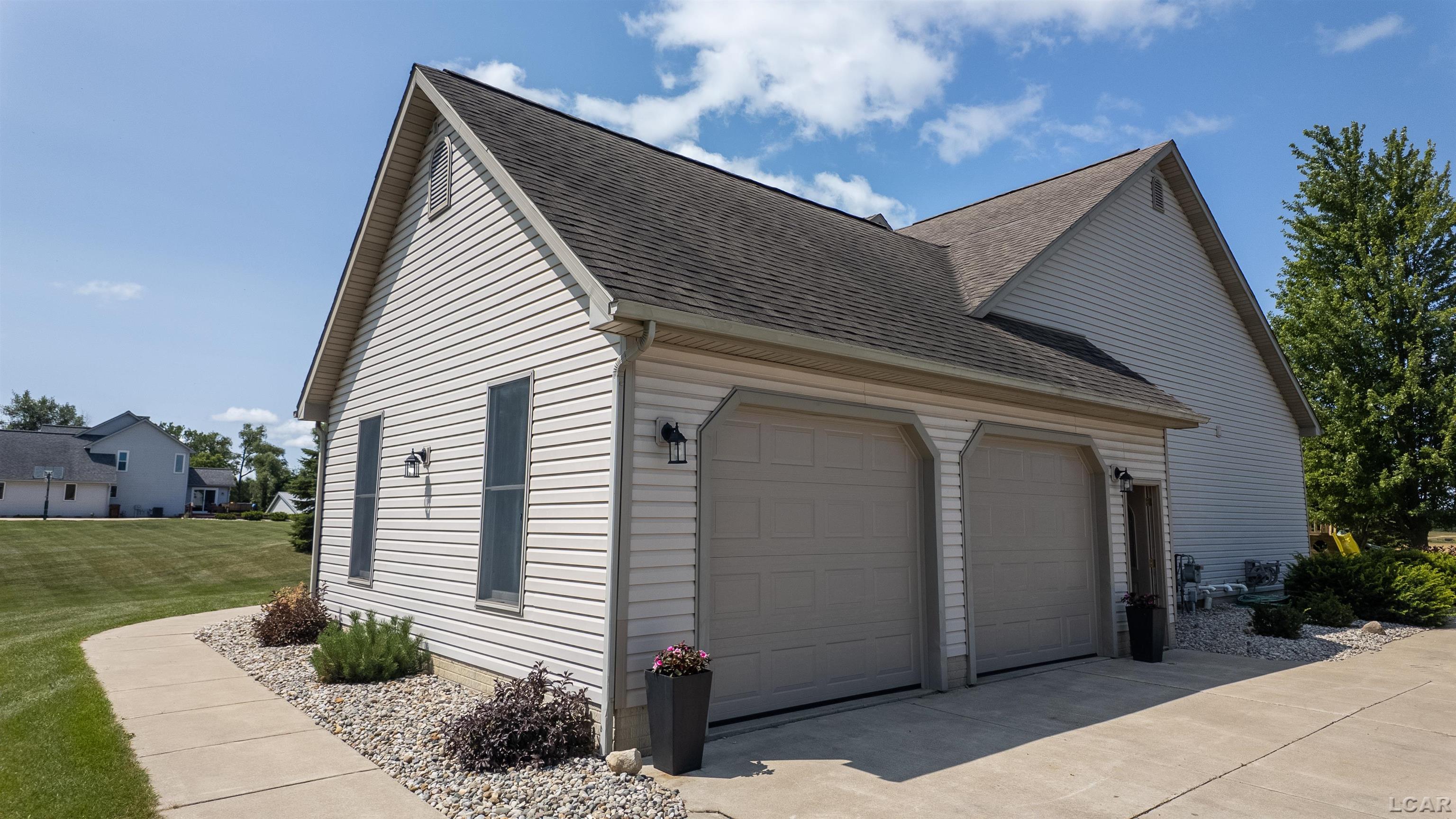 main property photo 75