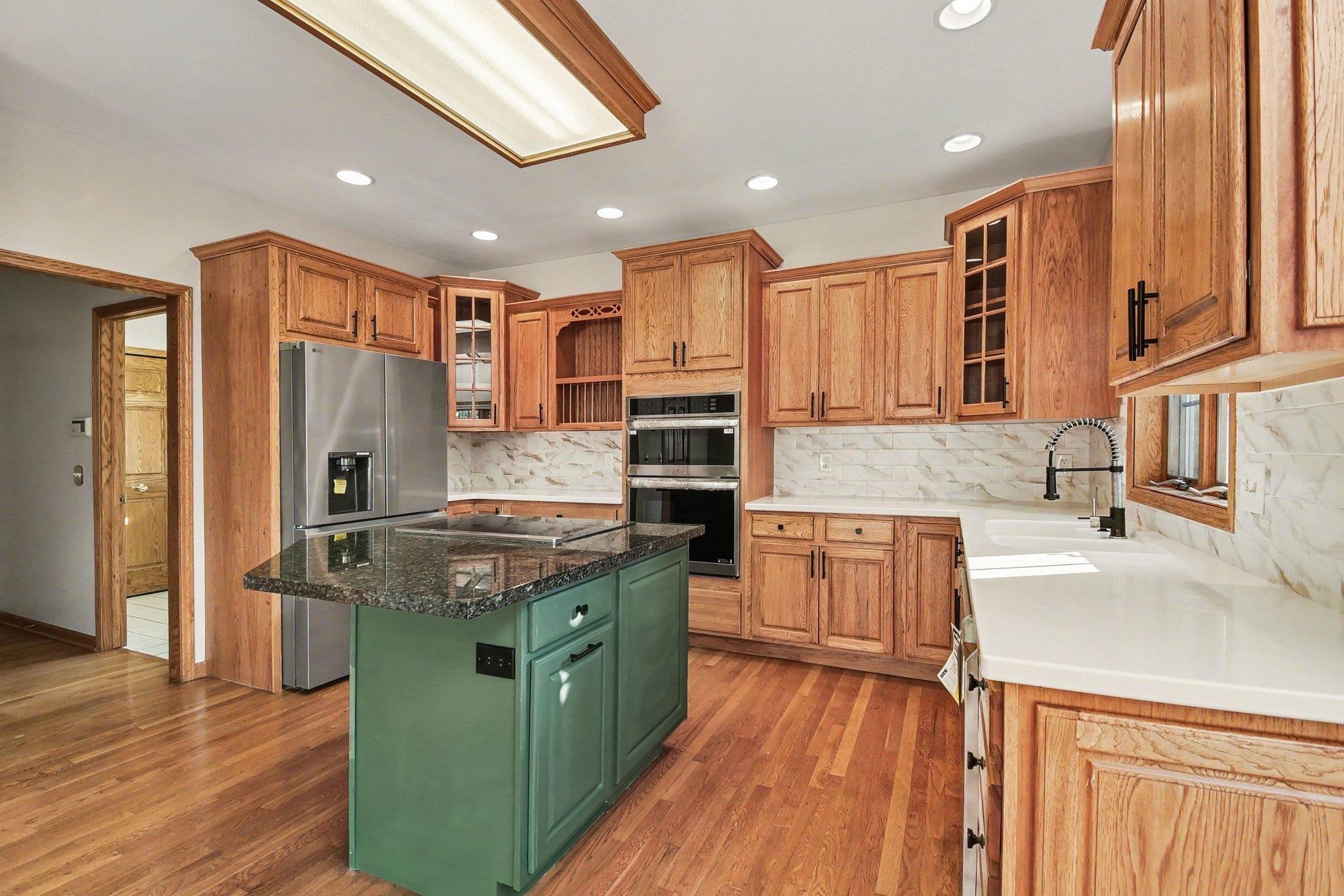 main property photo 9
