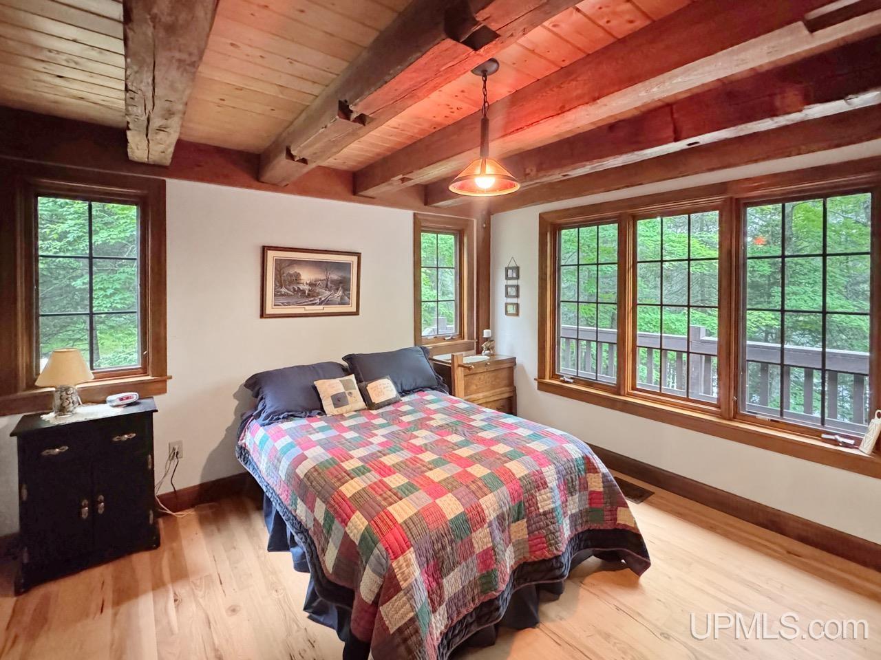 main property photo 11