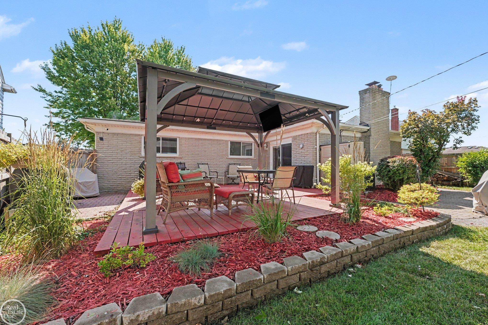 main property photo 22