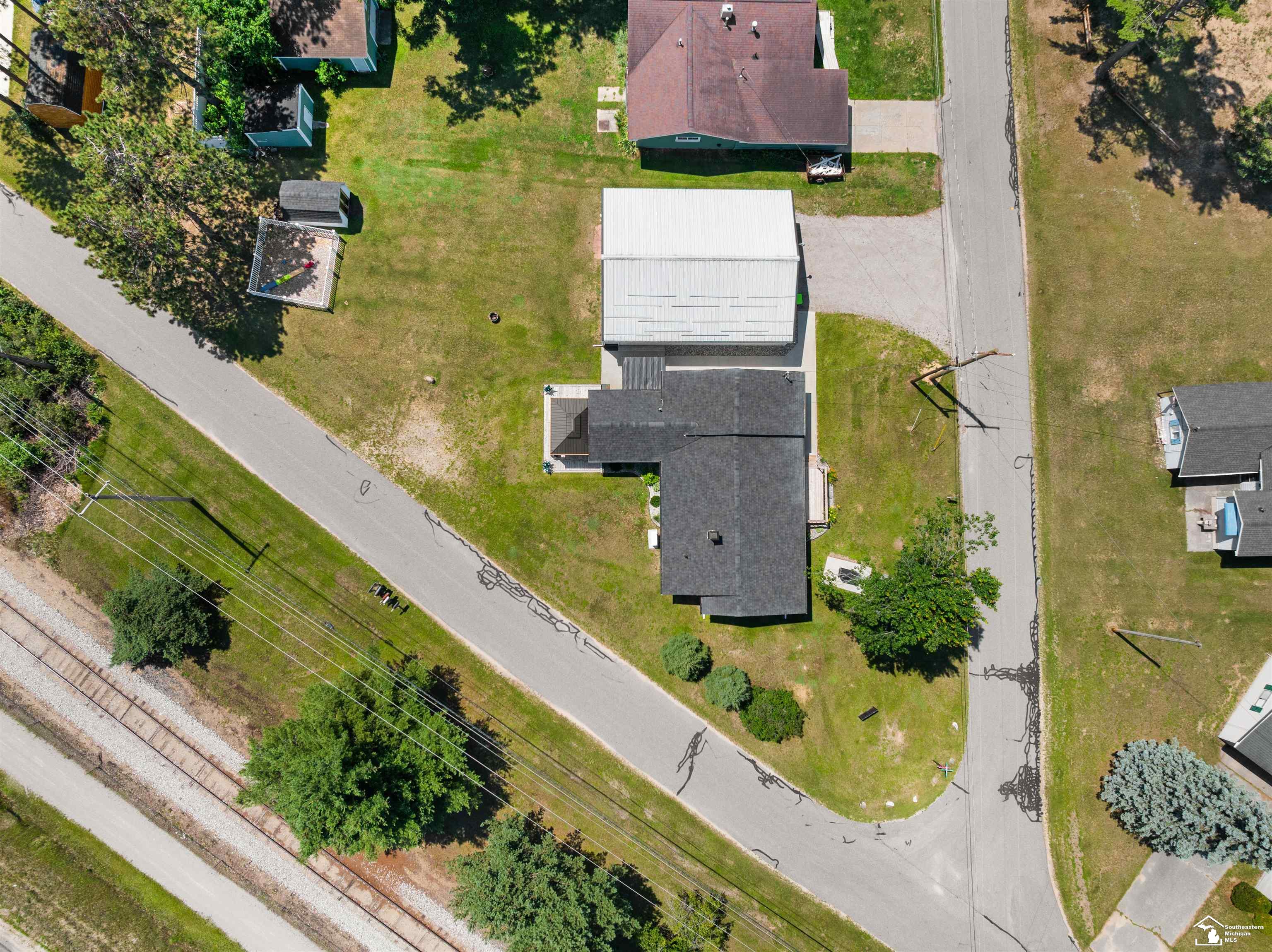 main property photo 43