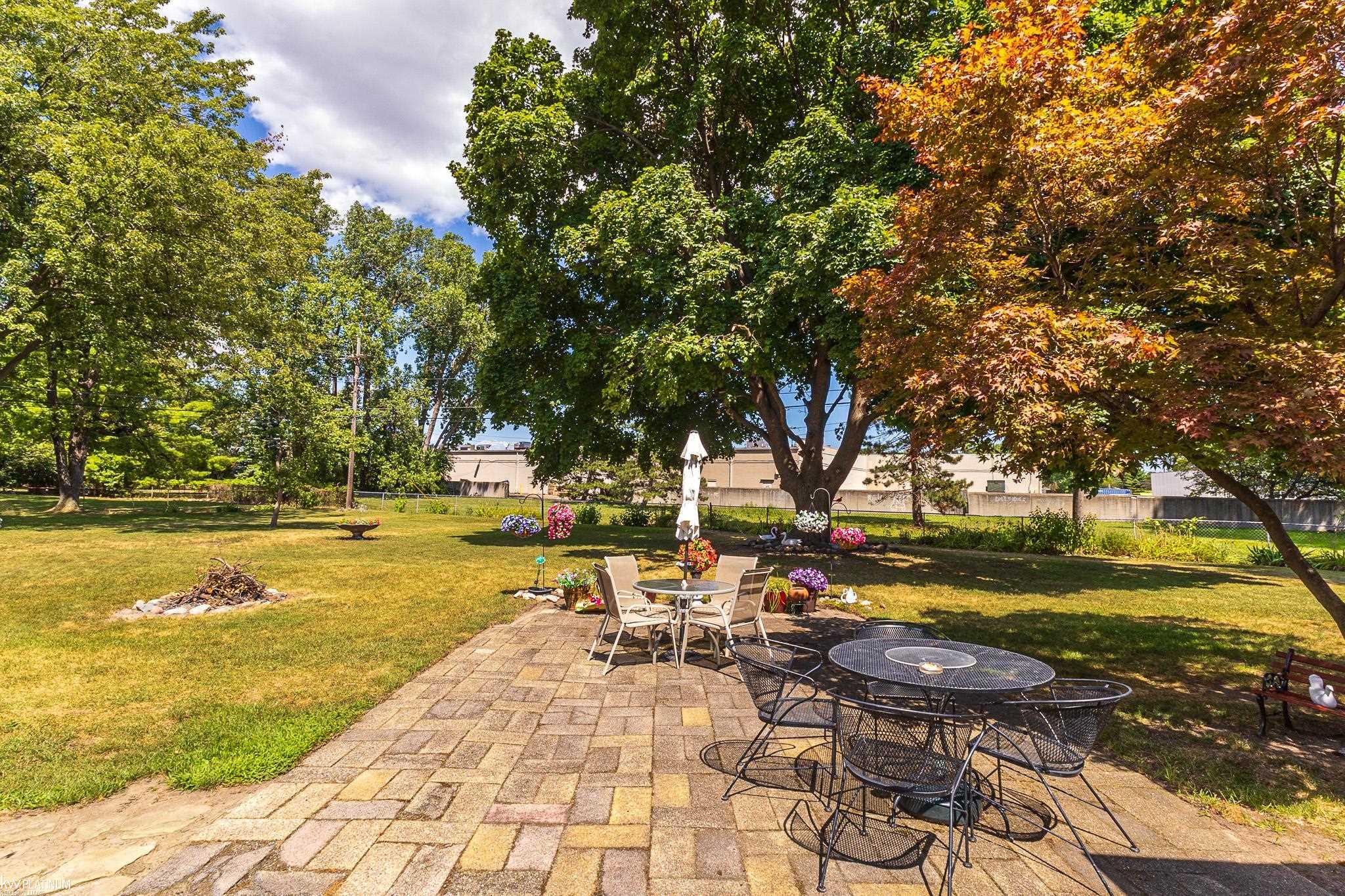 main property photo 13