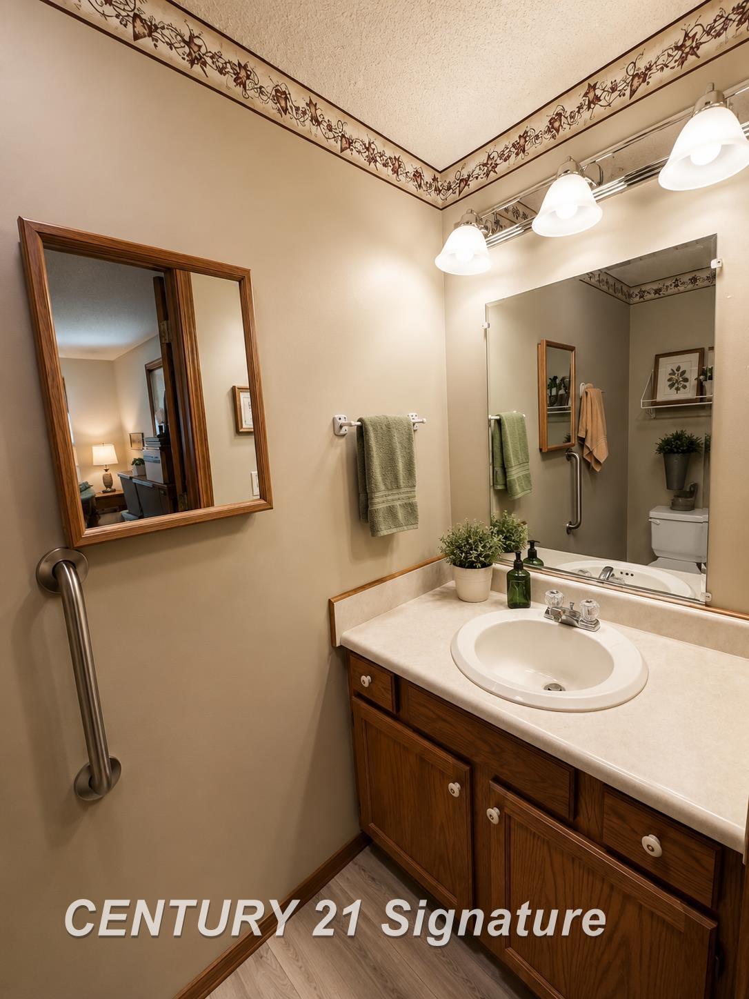 main property photo 12