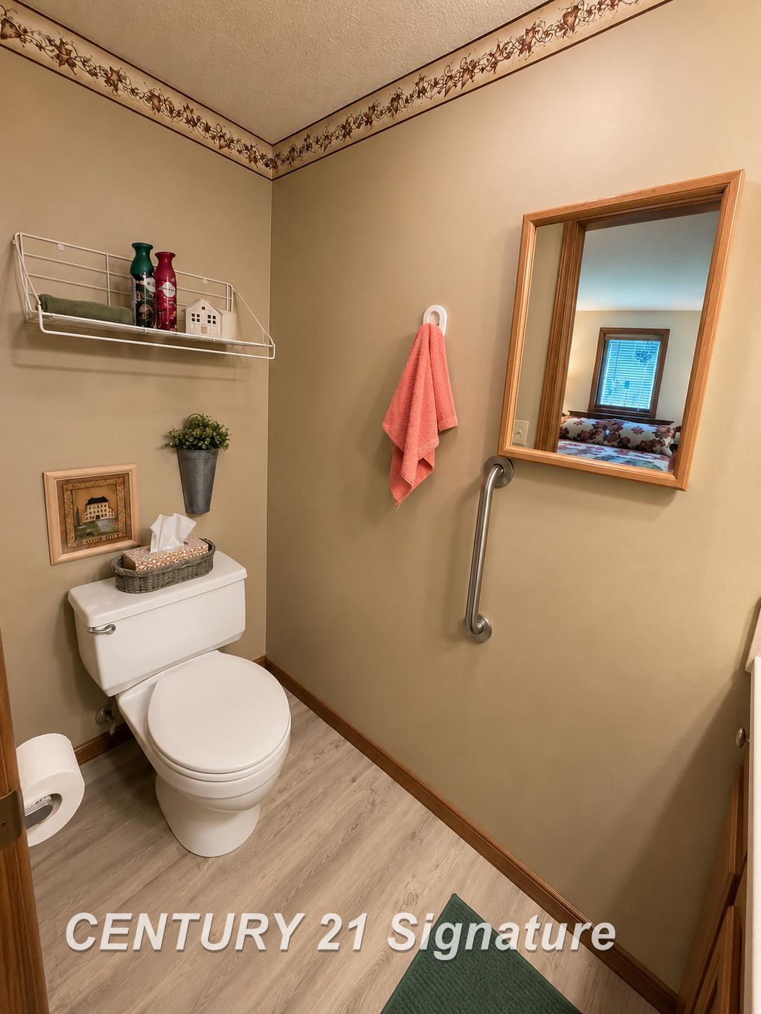 main property photo 13