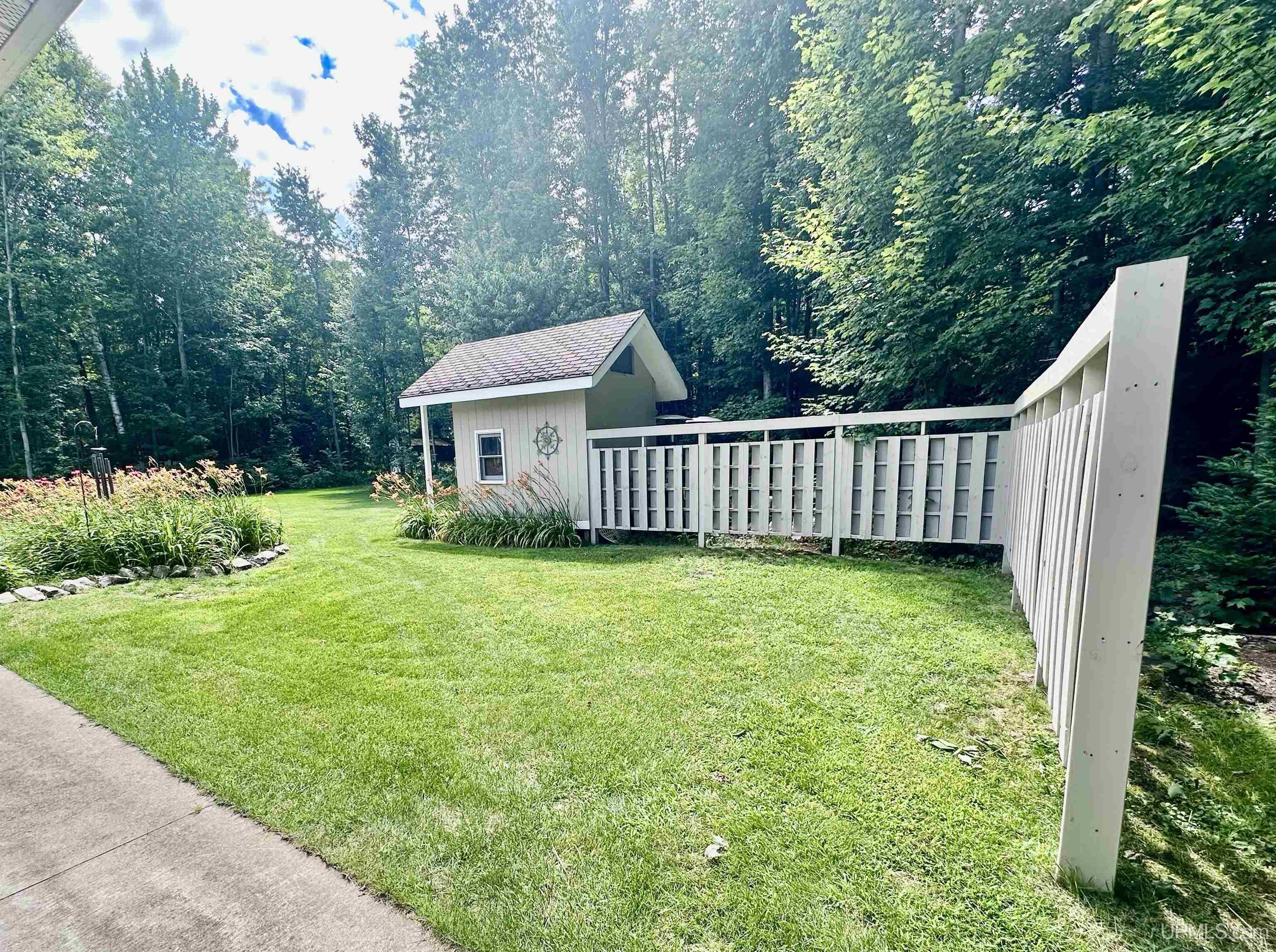 main property photo 40