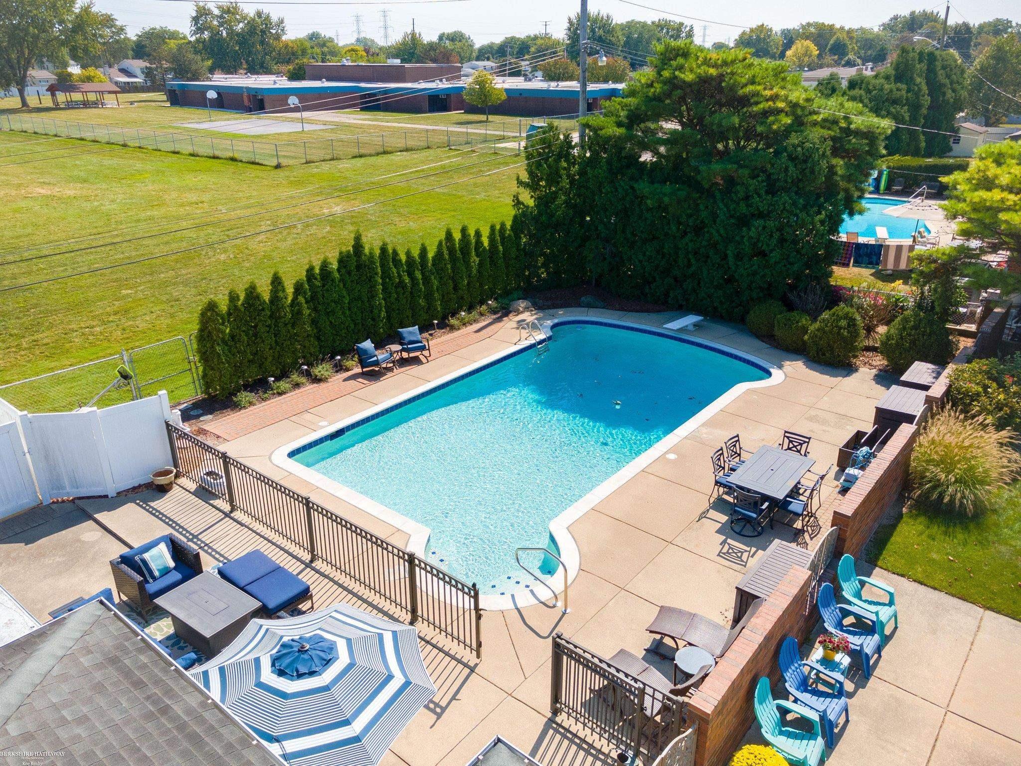 main property photo 79