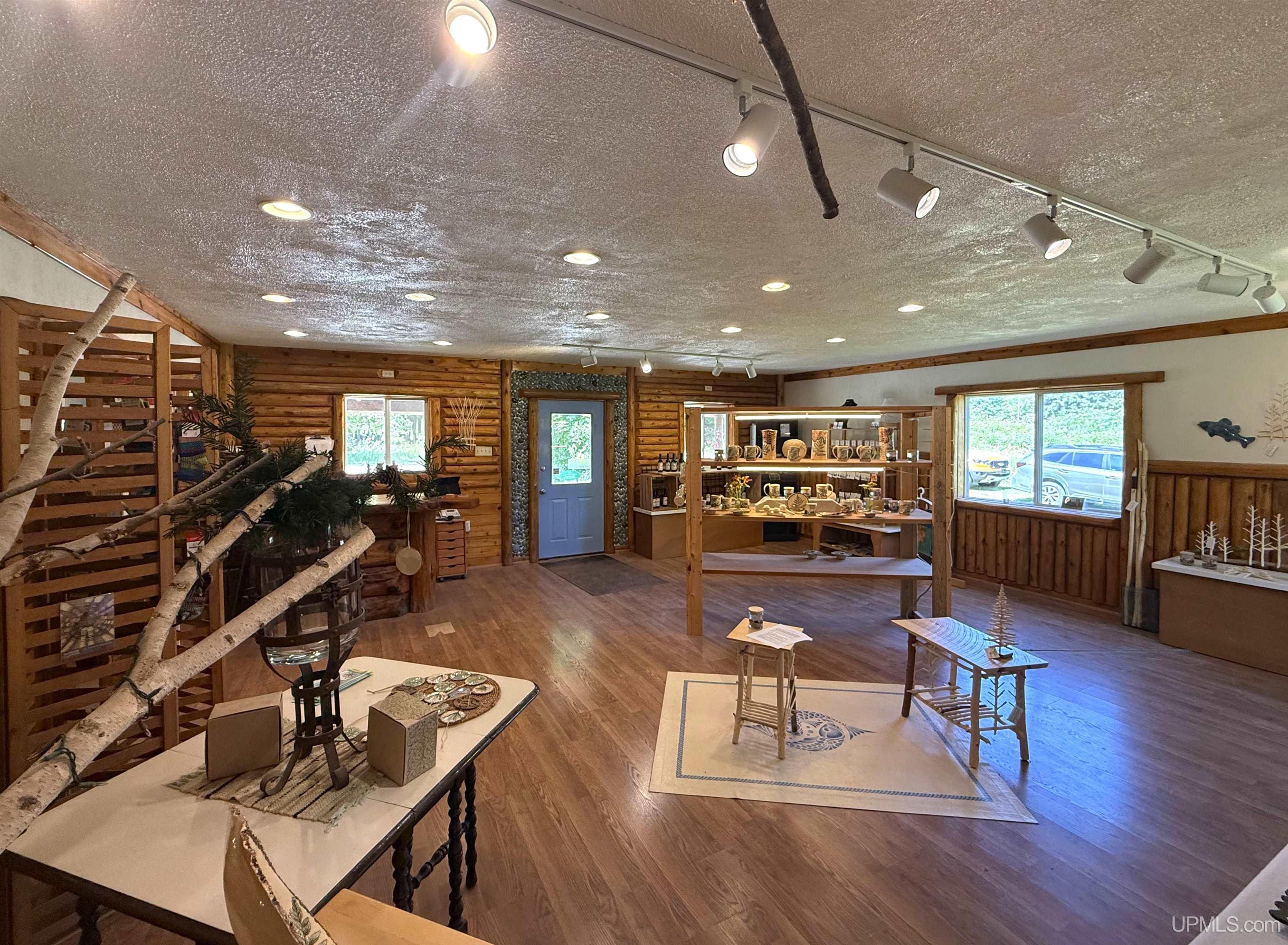 main property photo 20