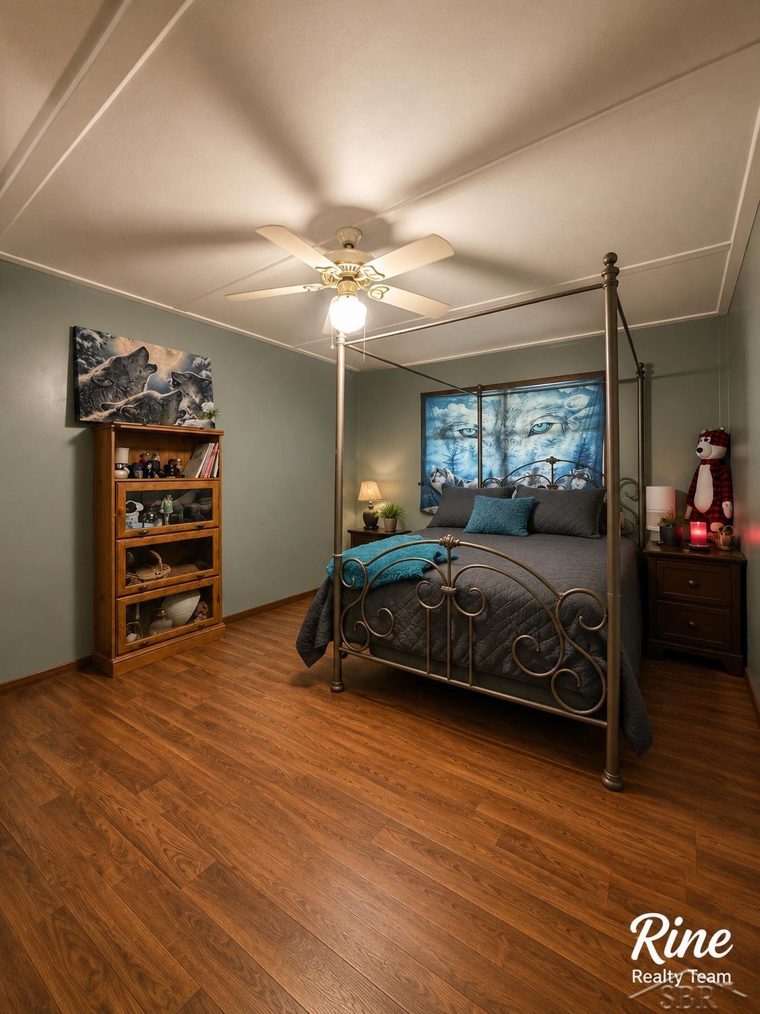main property photo 28