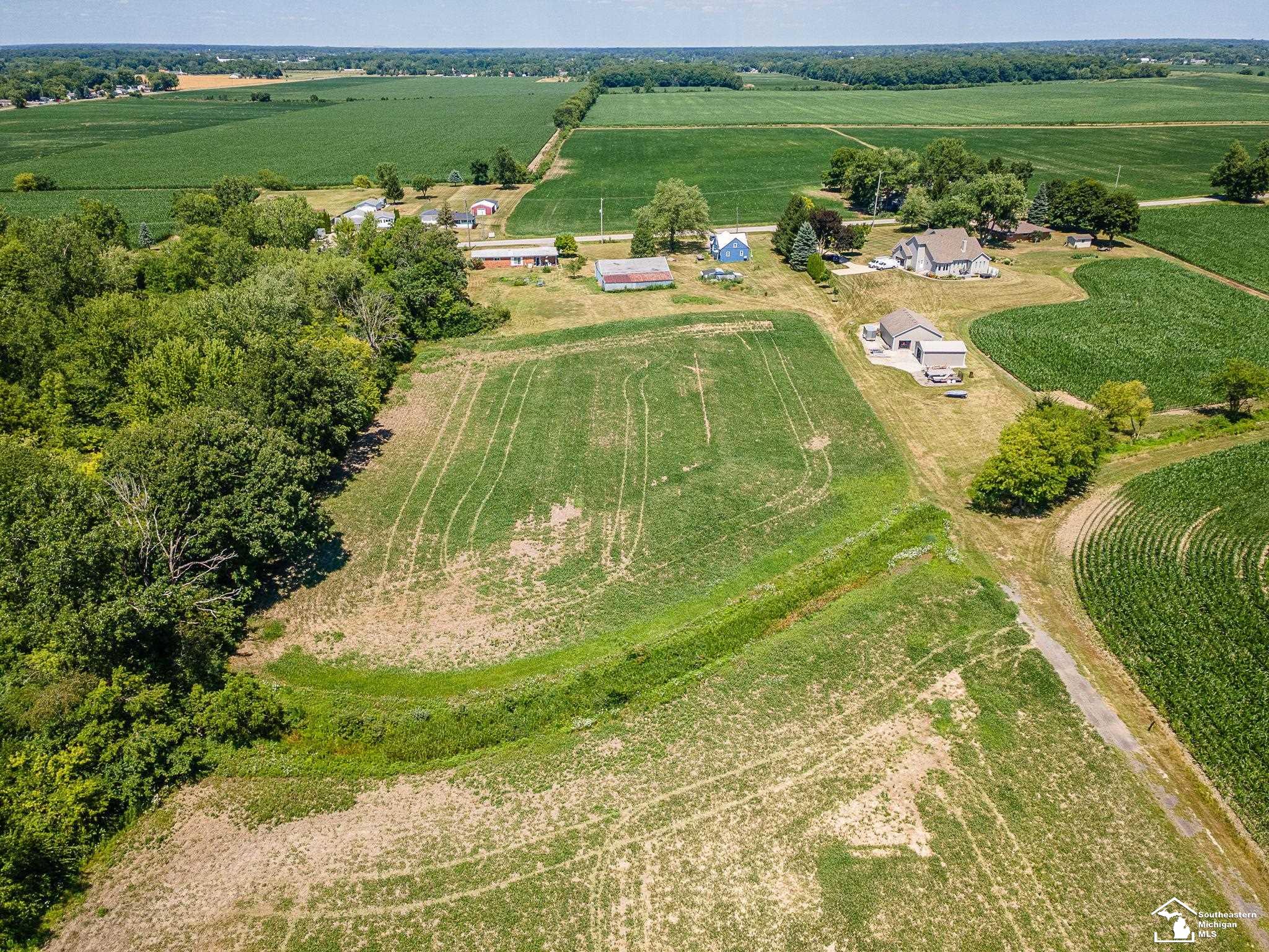 main property photo 10