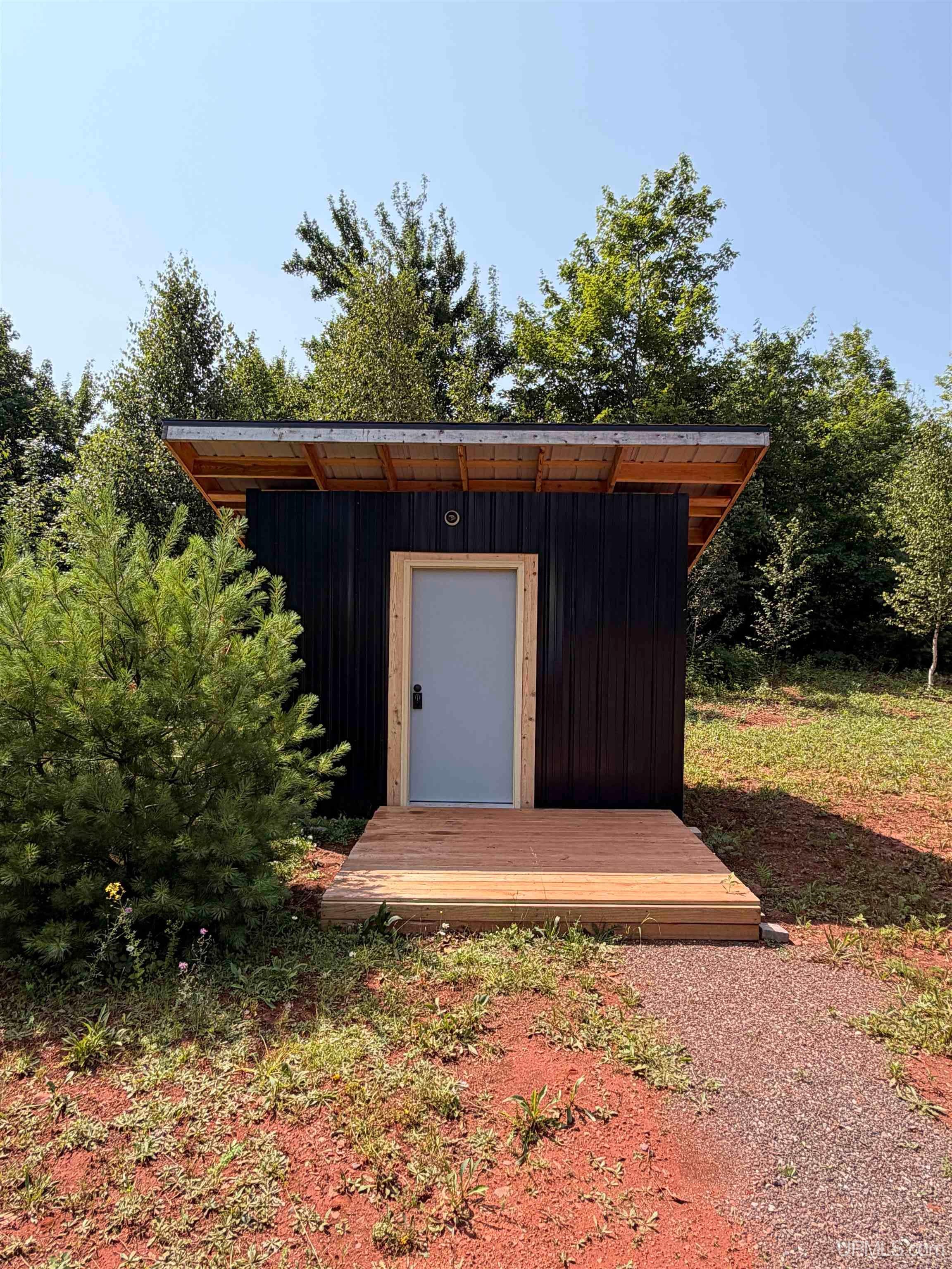 main property photo 10
