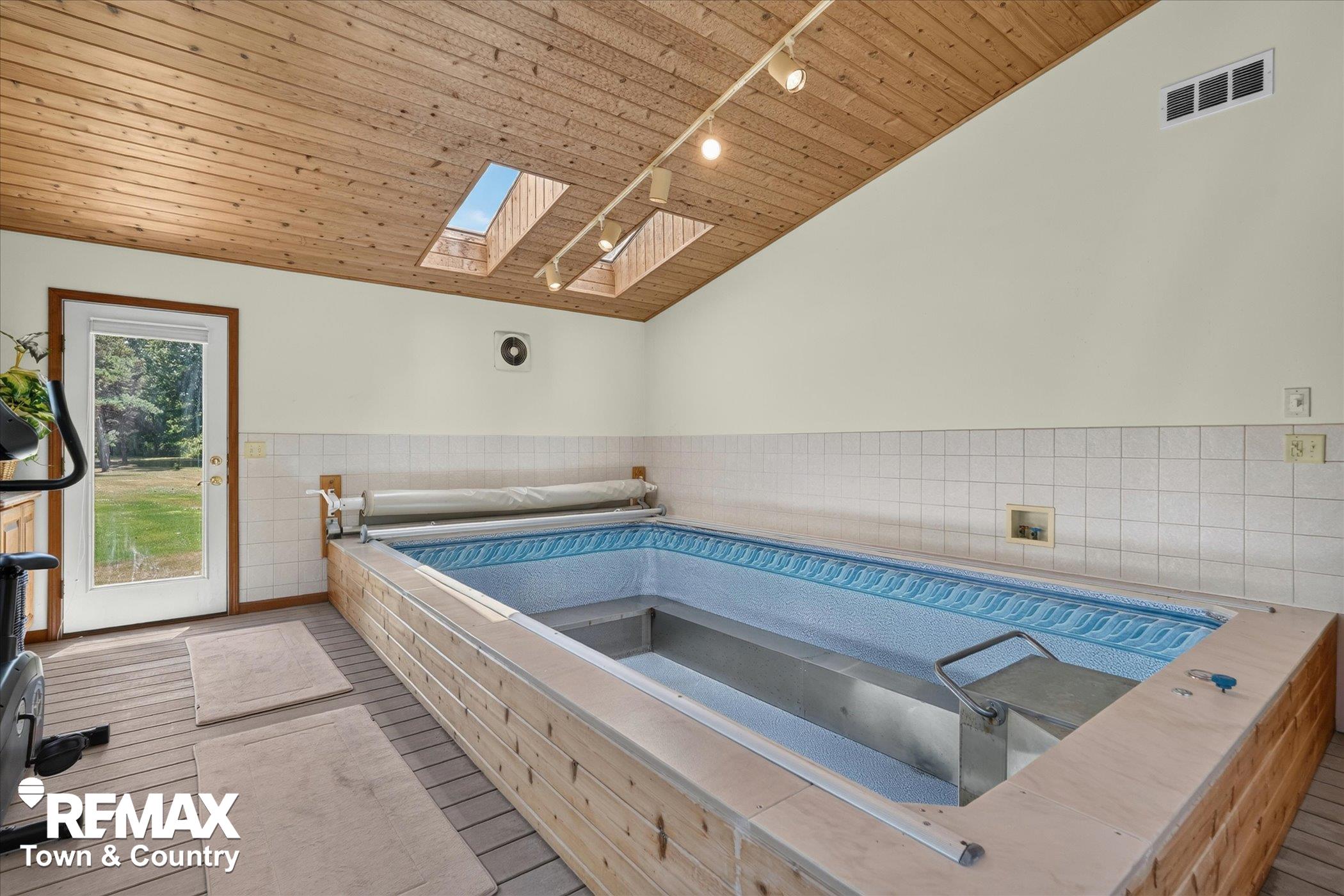 property viewer photo 37