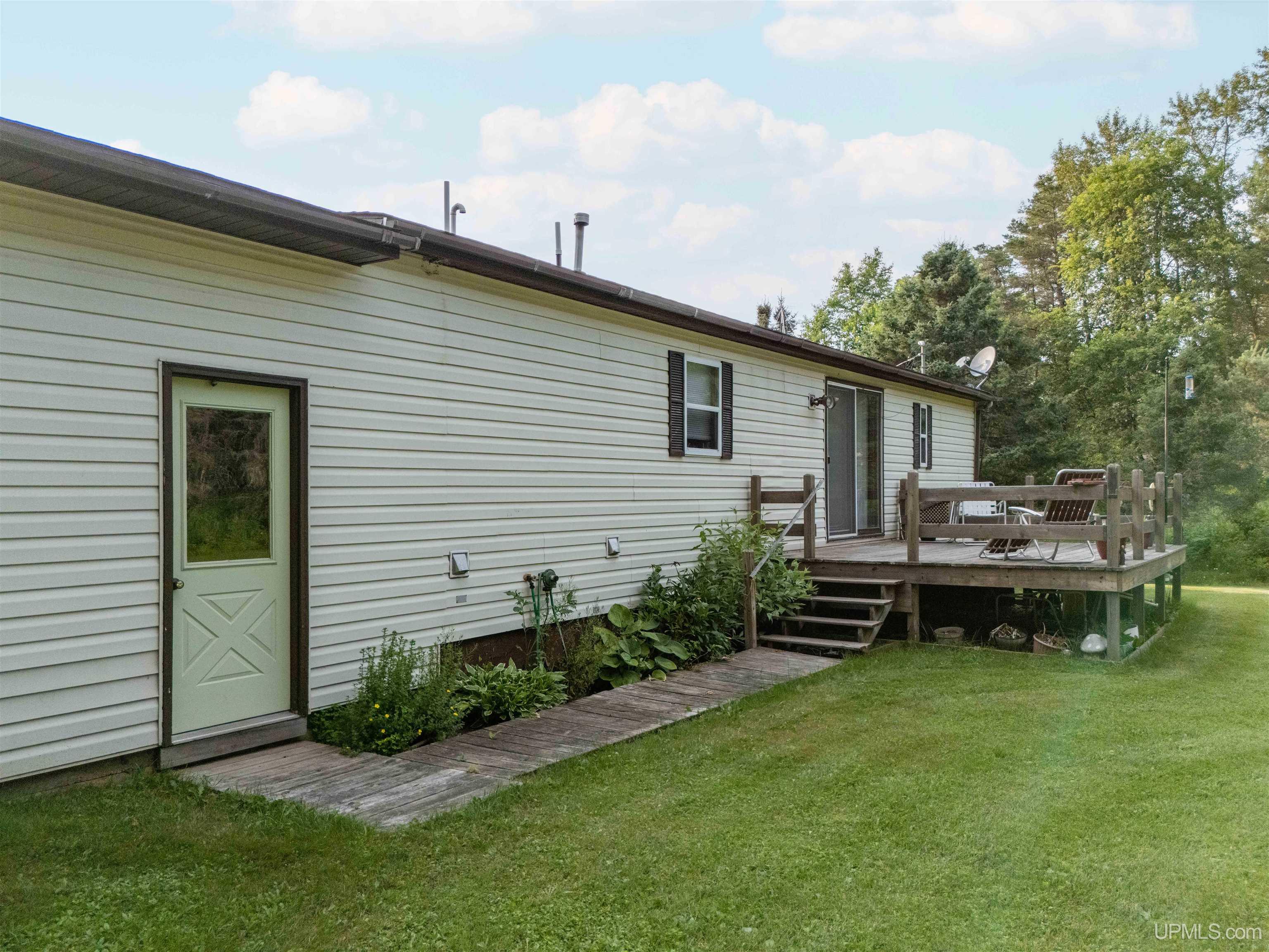 main property photo 25