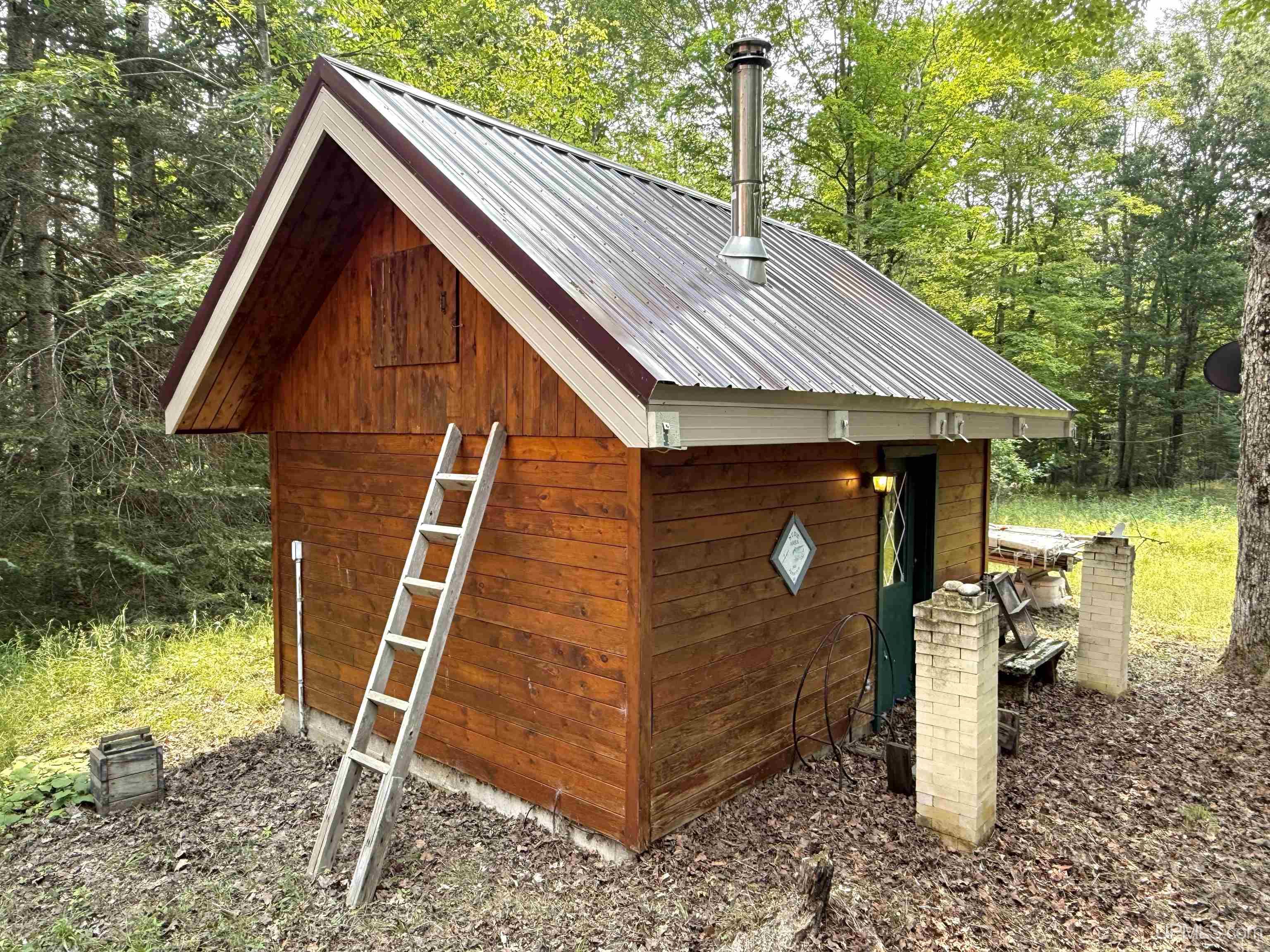 main property photo 34