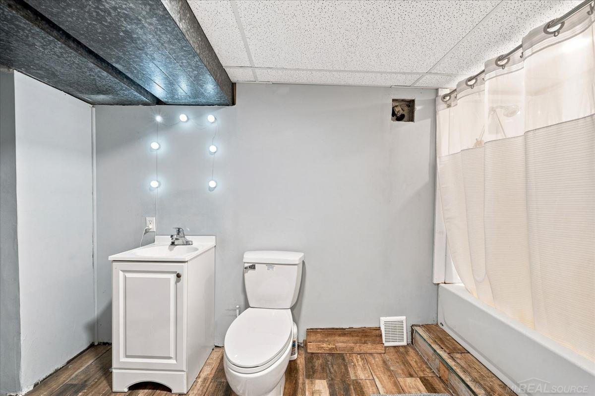 main property photo 70