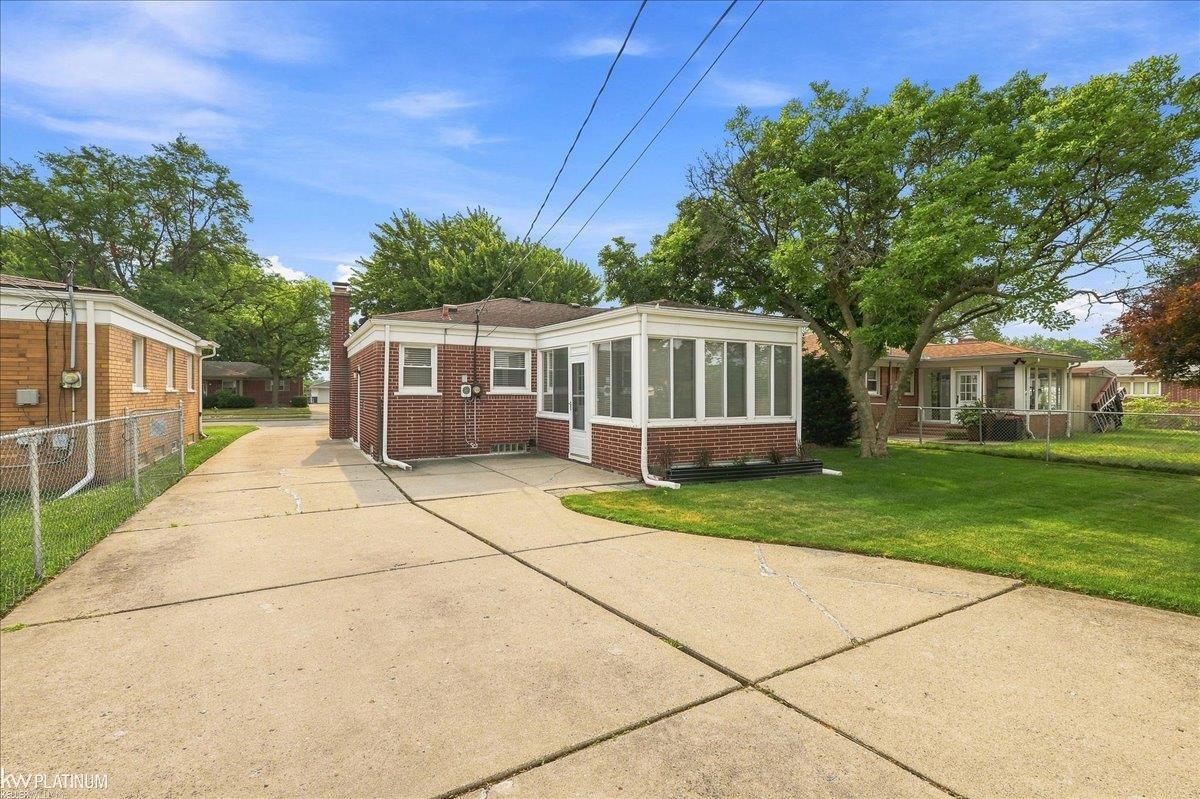 main property photo 22