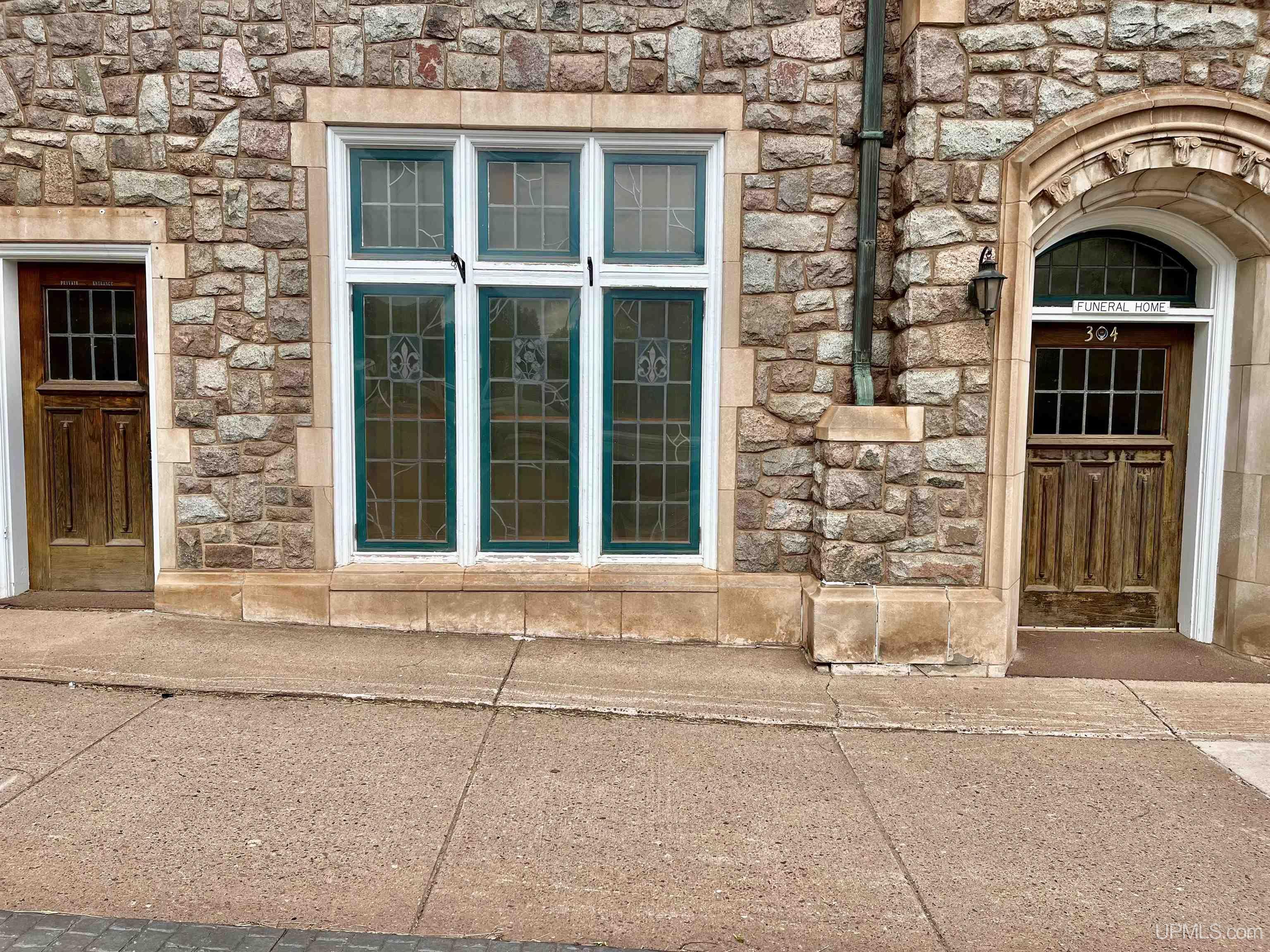 main property photo 30