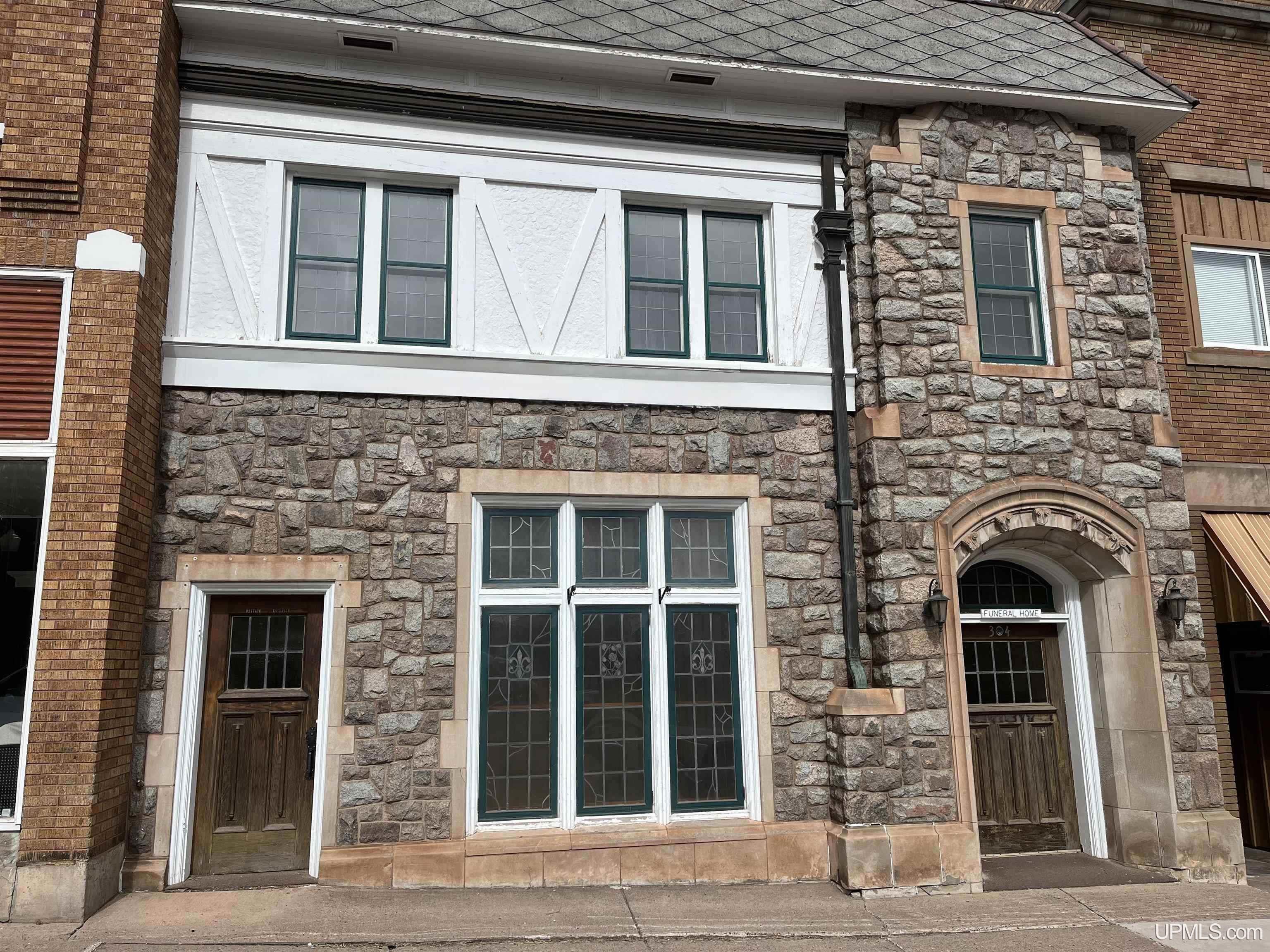 main property photo 32