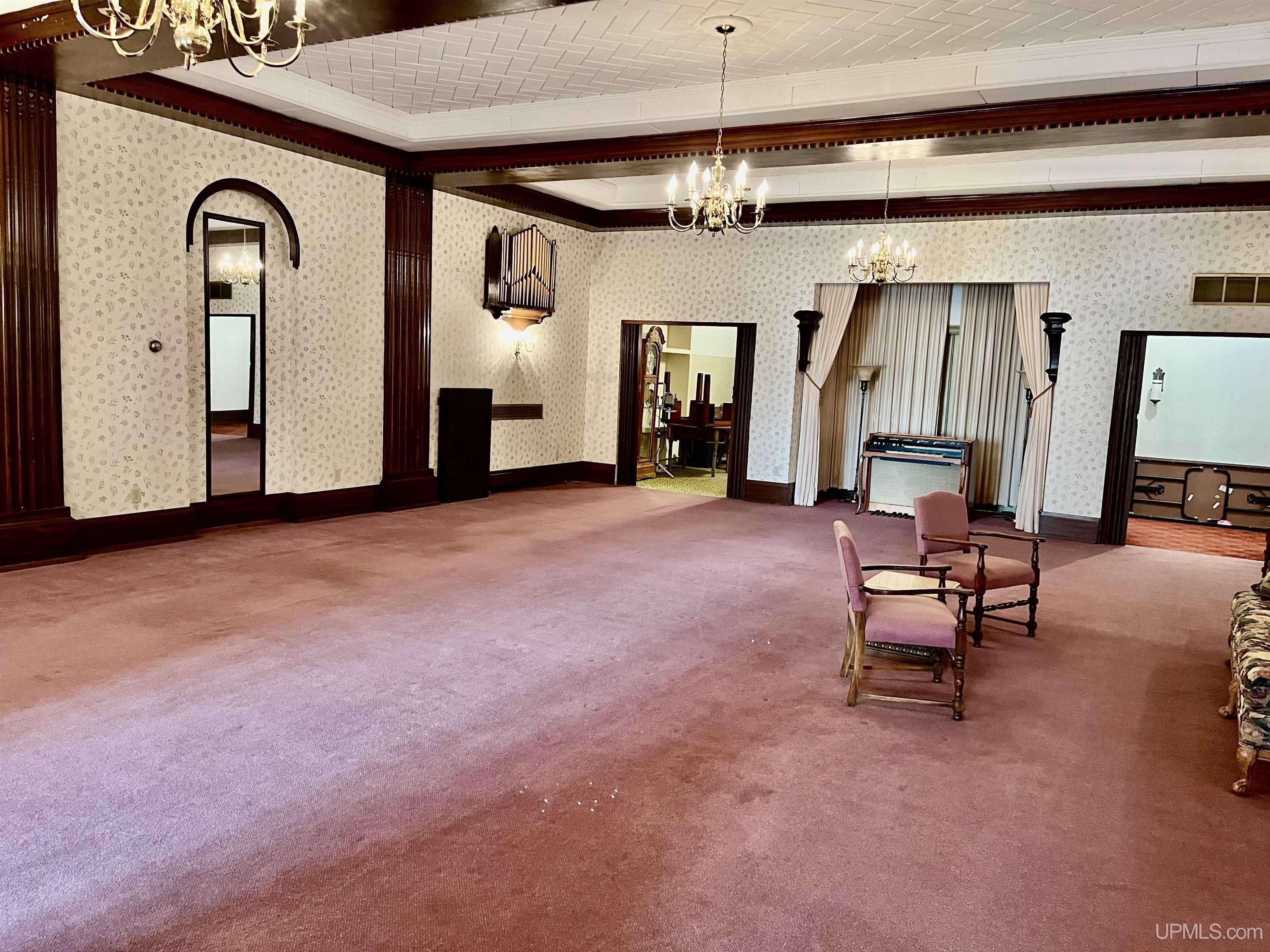 main property photo 9