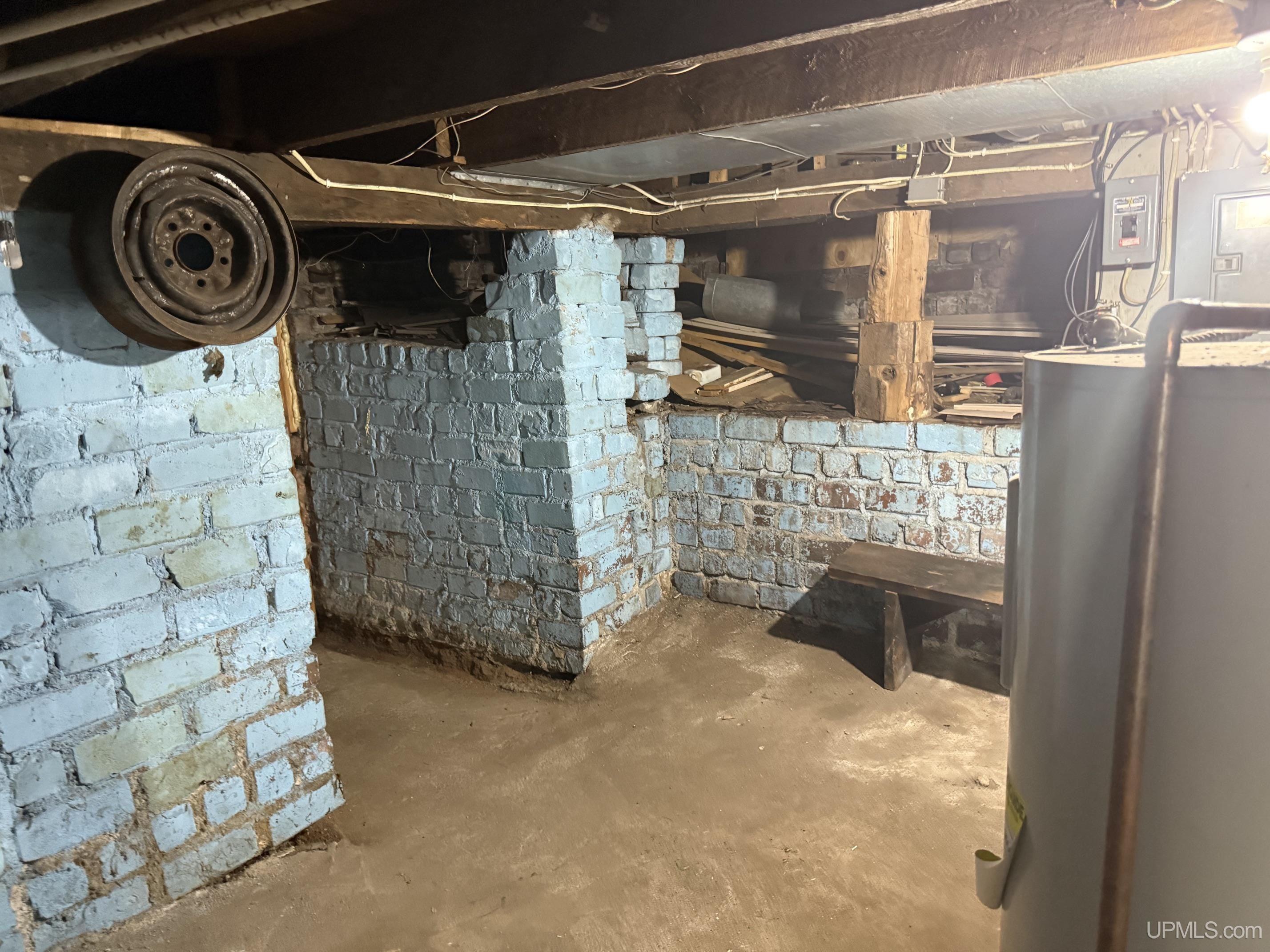 main property photo 26