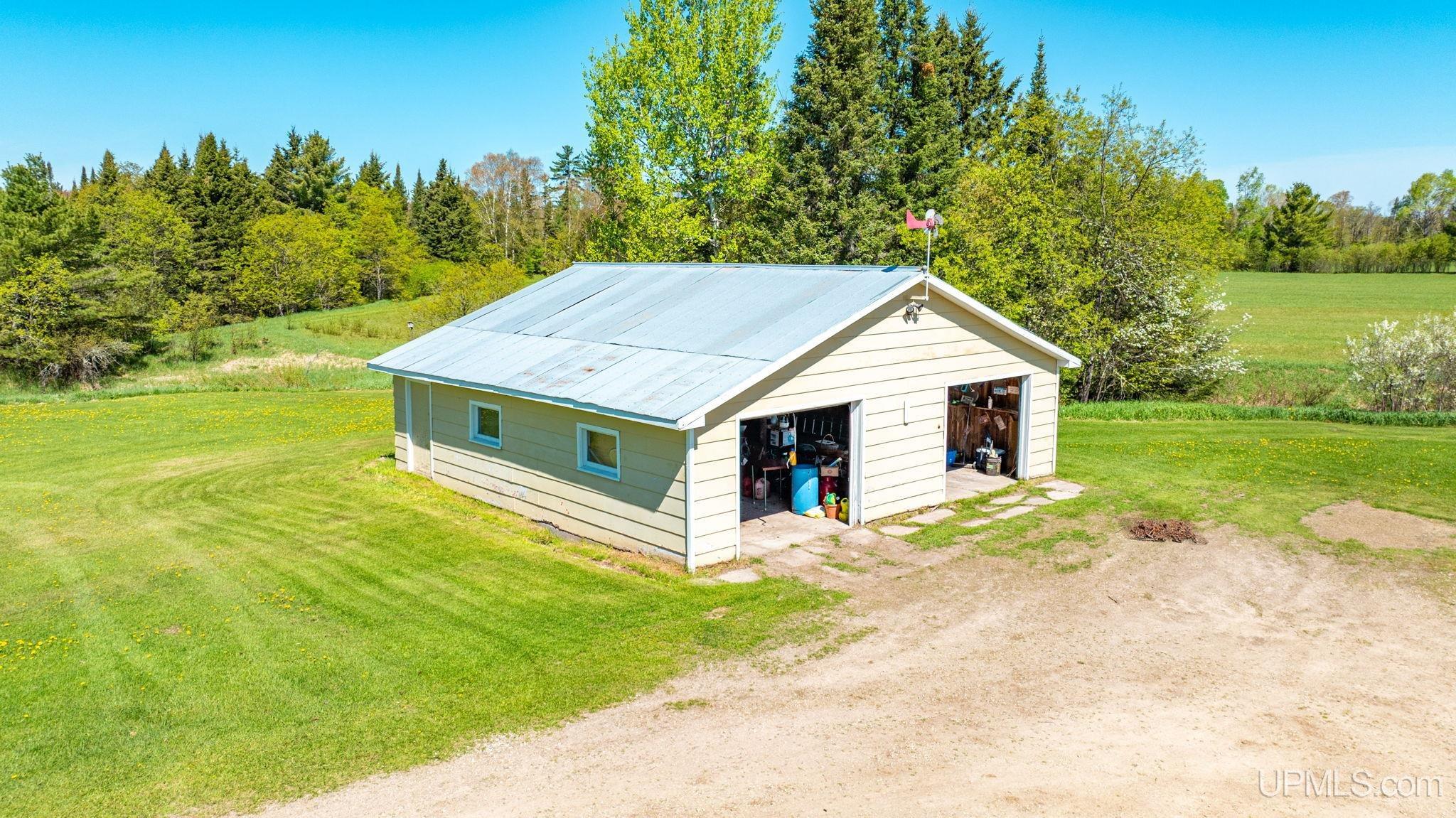 main property photo 14