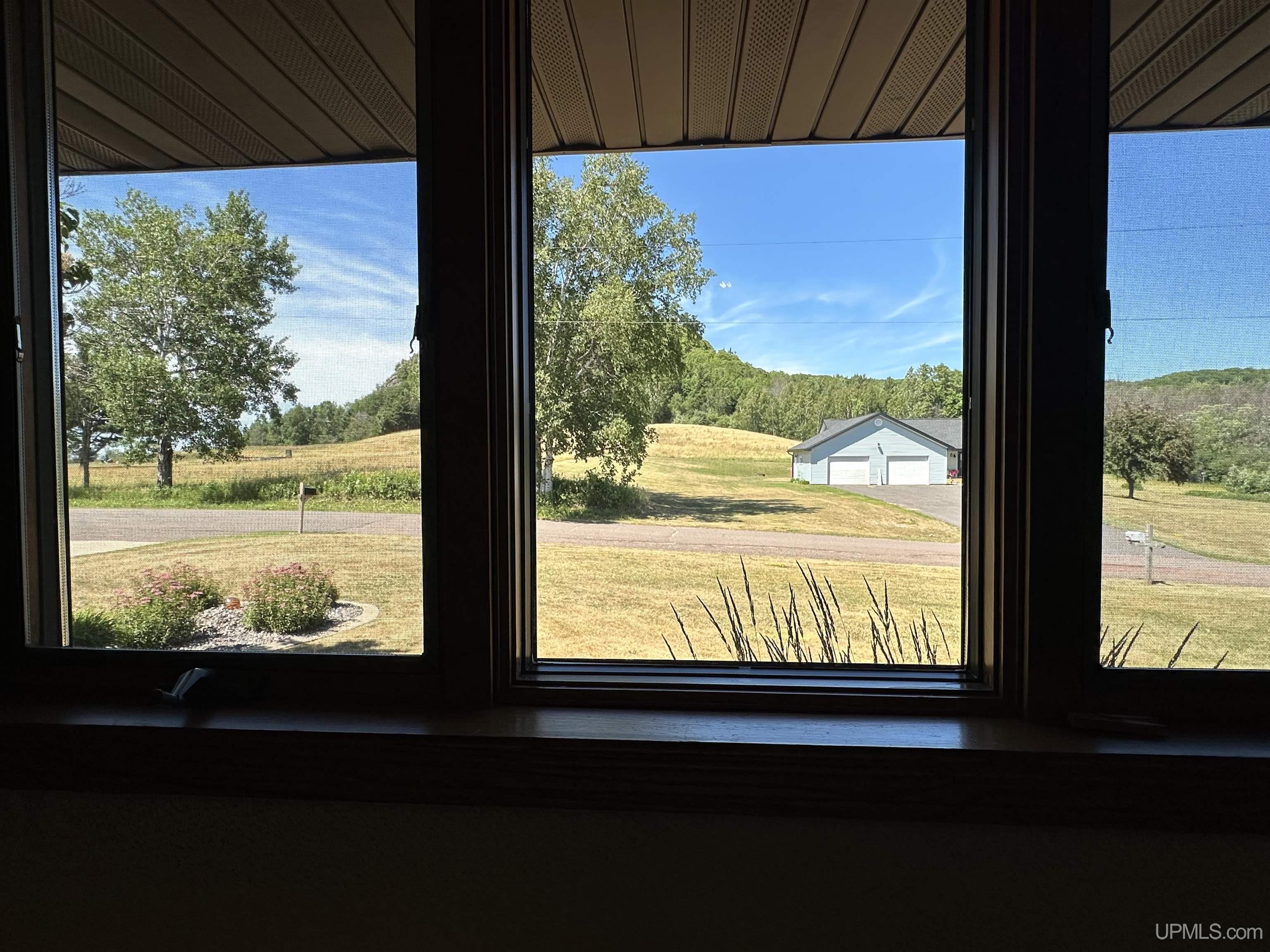main property photo 34